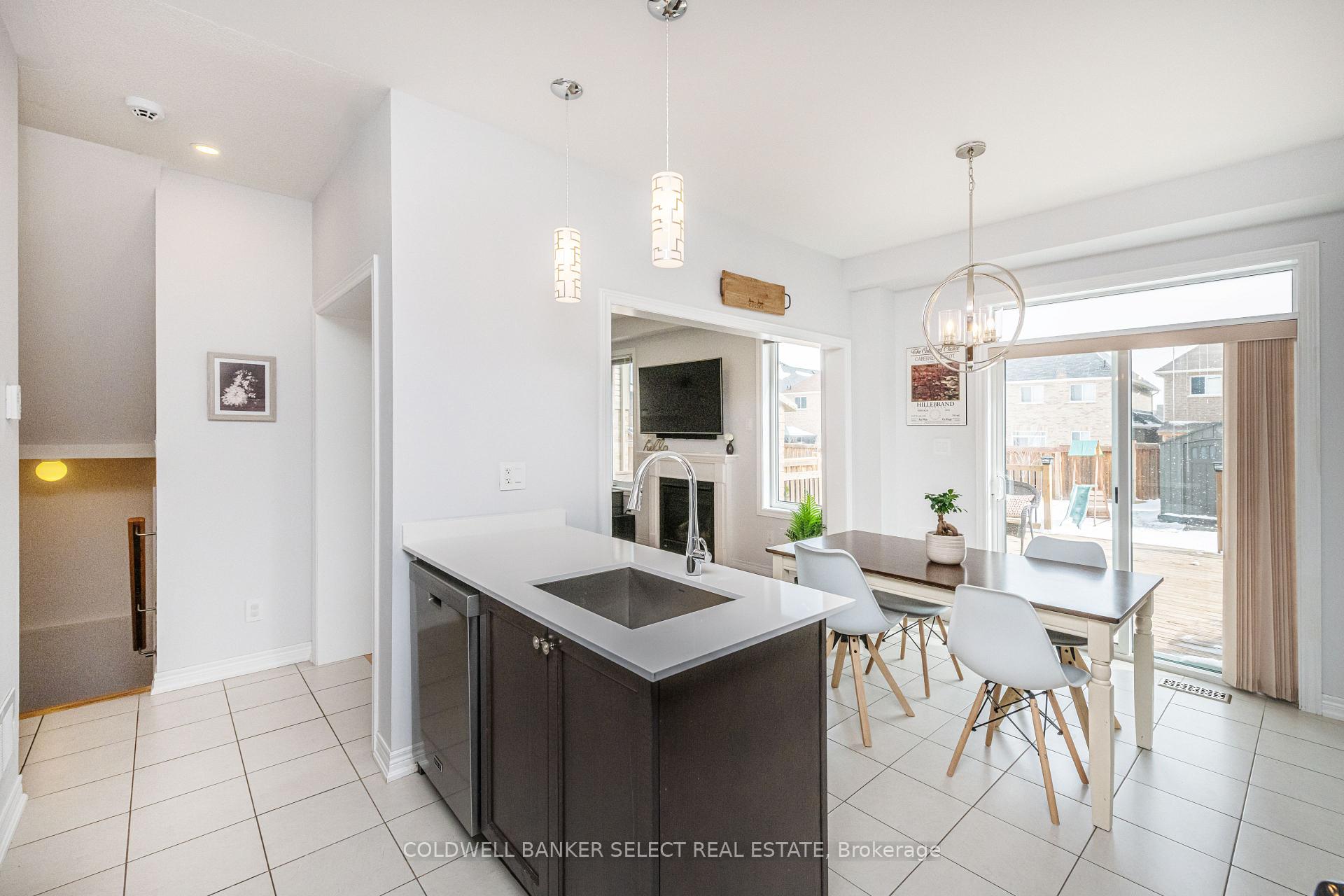 Photo 9 of 7 Jackson Drive, New Tecumseth, Tottenham — HOMEH