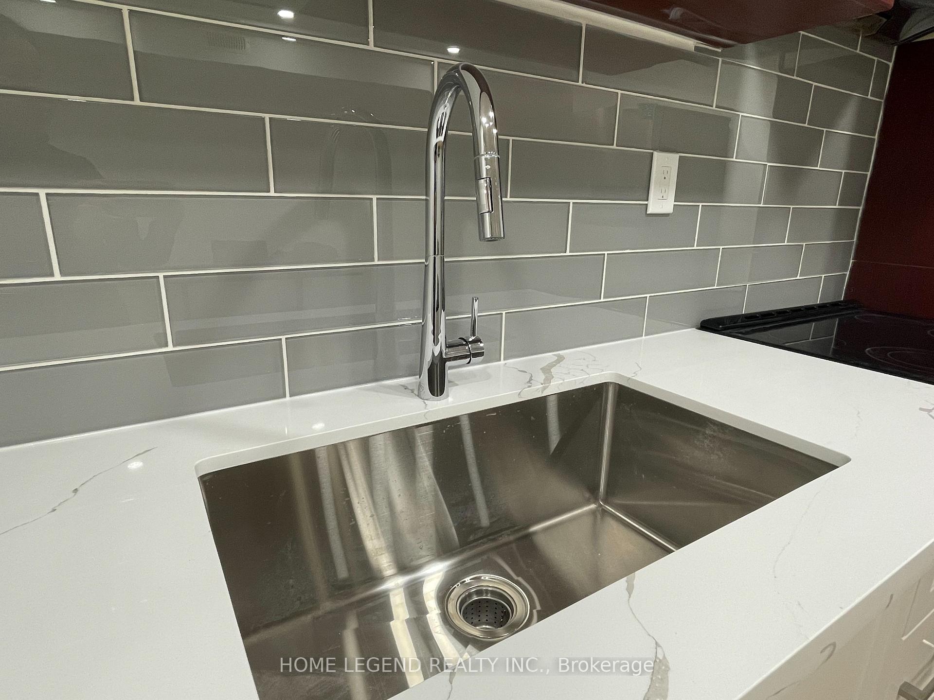 Photo 3 of 15 Florelle Drive, Markham, Wismer — HOMEH