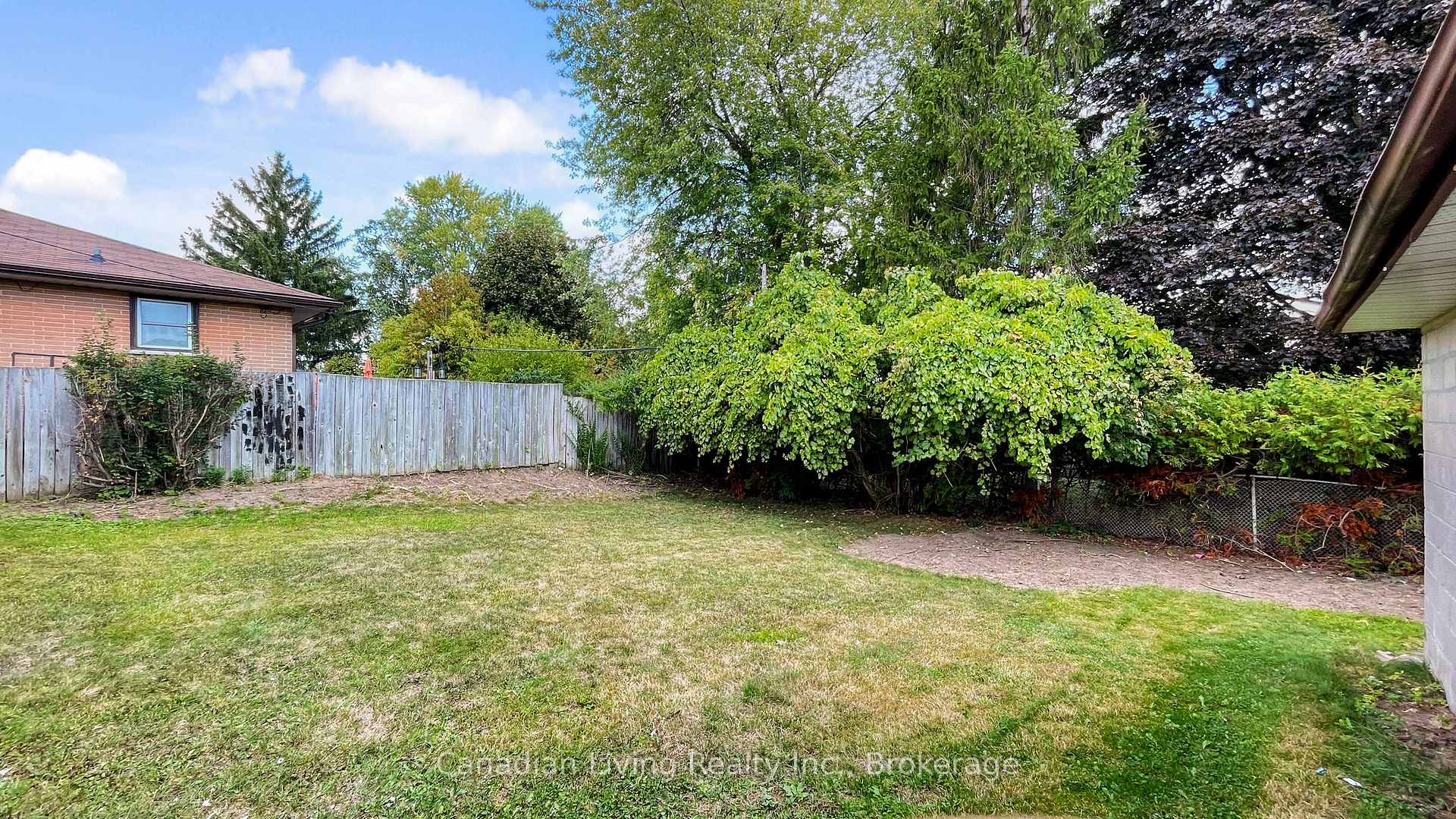 Photo 24 of 2-599 Gibbons Street, Oshawa, McLaughlin — HOMEH