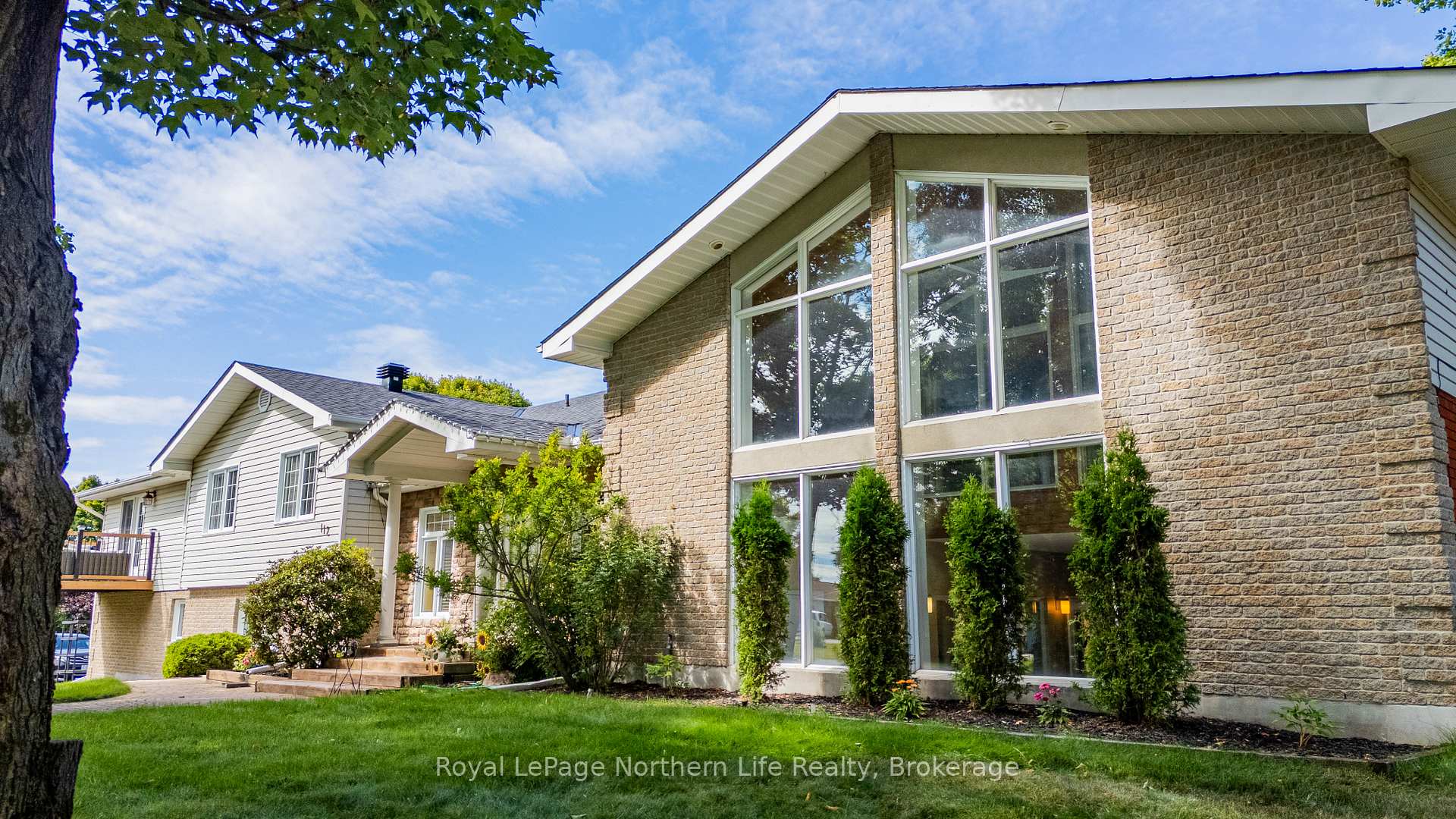 Photo 2 of 112 Wallace Heights Drive, North Bay, Airport — HOMEH