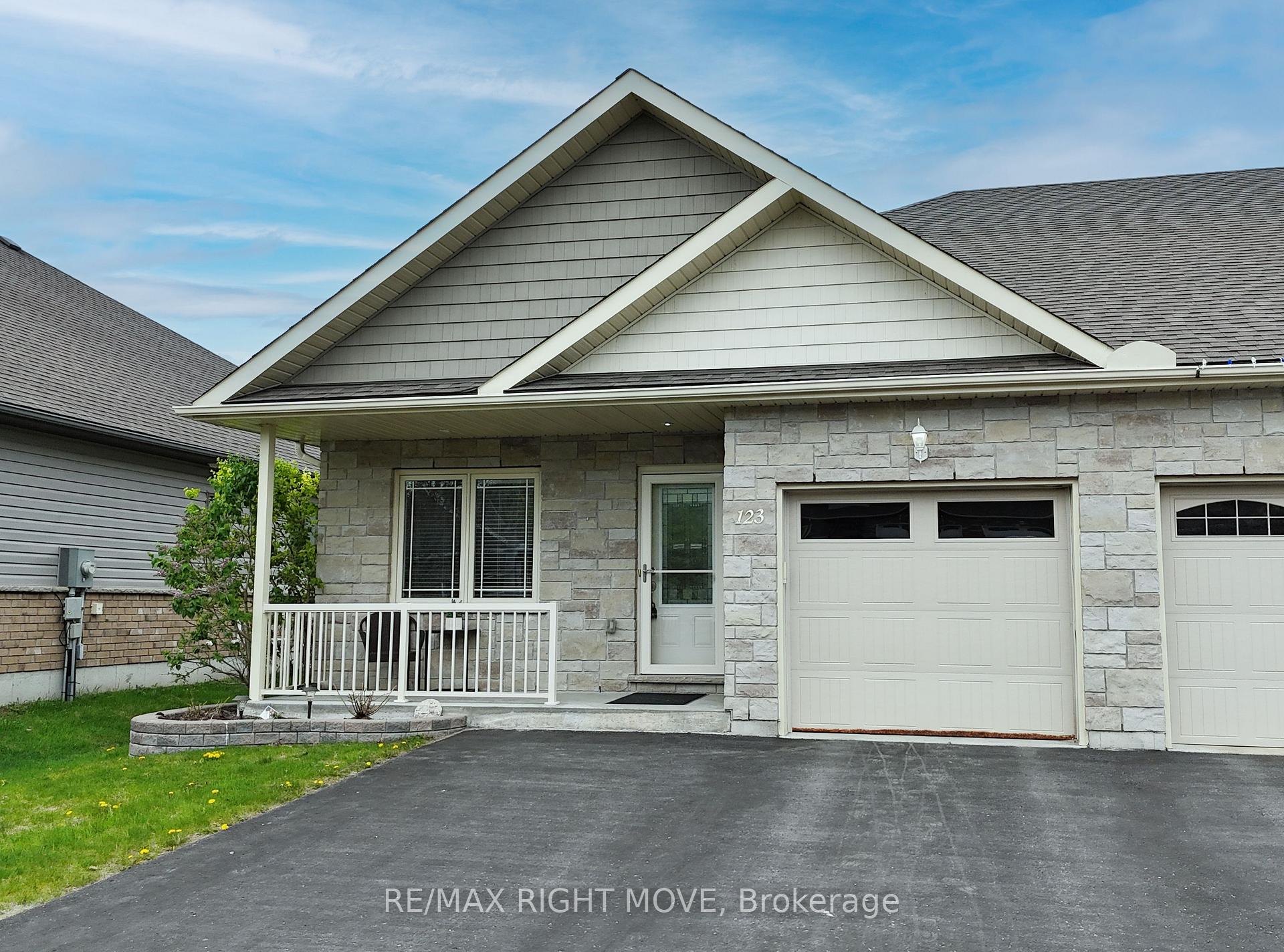 Front of 123 Lucy Lane