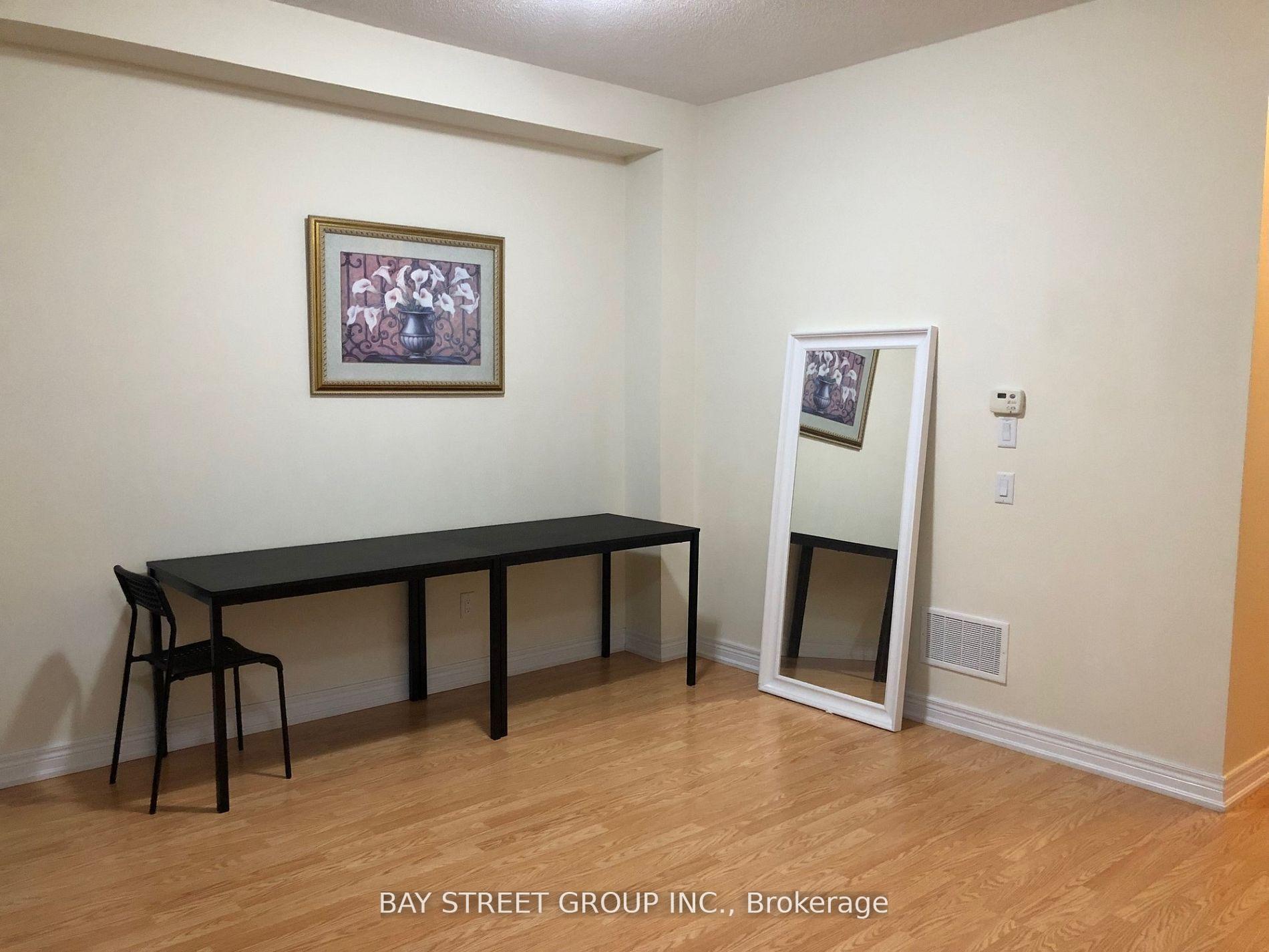 Photo 3 of 82 Silkgrove Terrace, Markham, Wismer — HOMEH