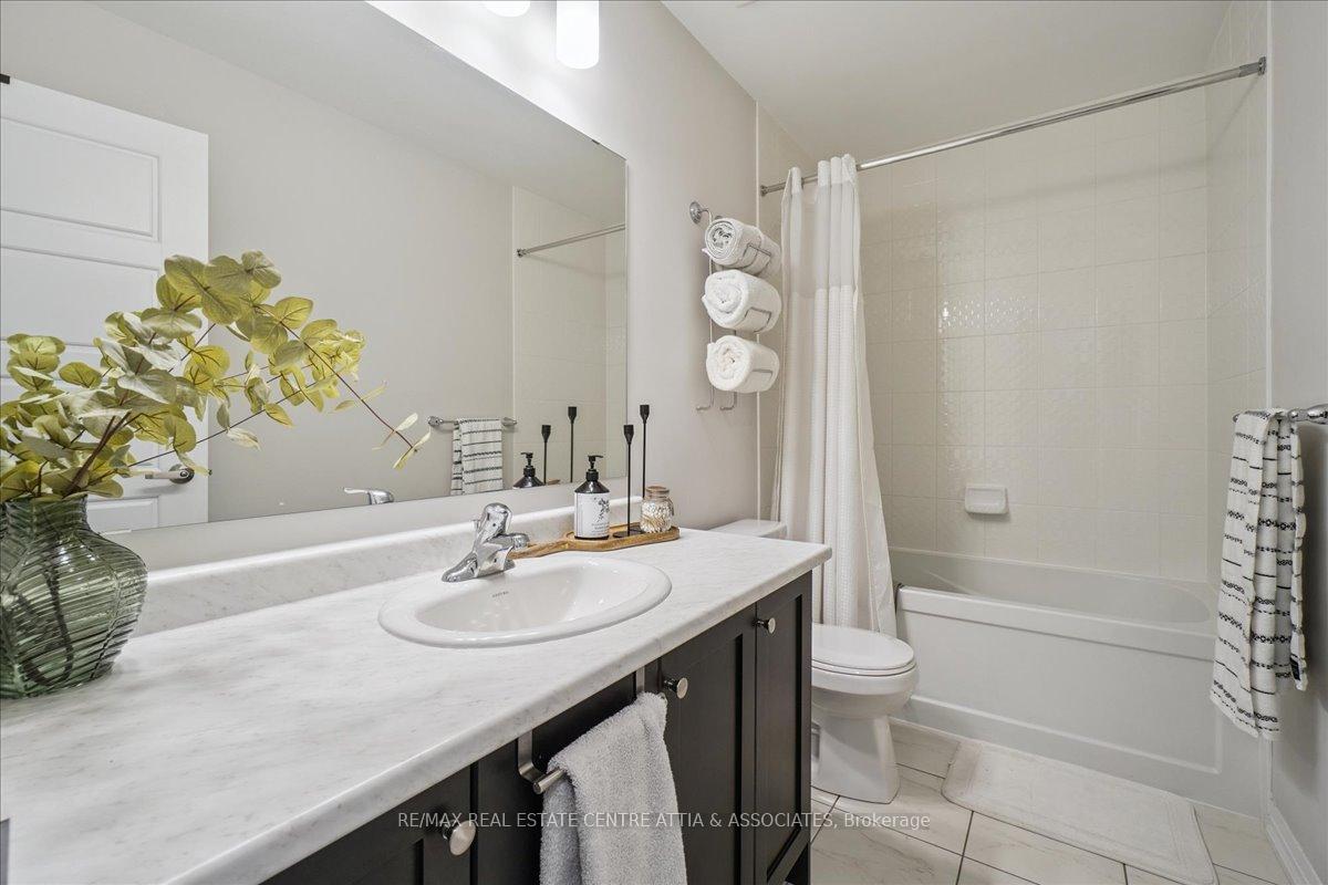Photo 17 of 755 Banks Crescent, Milton, Willmott — HOMEH