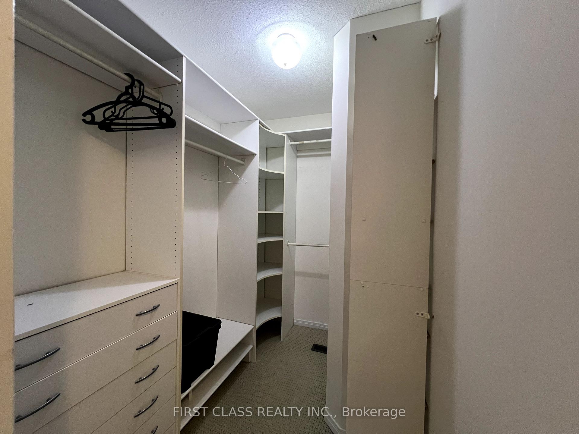 Photo 7 of 16 Whiteoak Court, Markham, Sherwood-Amberglen — HOMEH