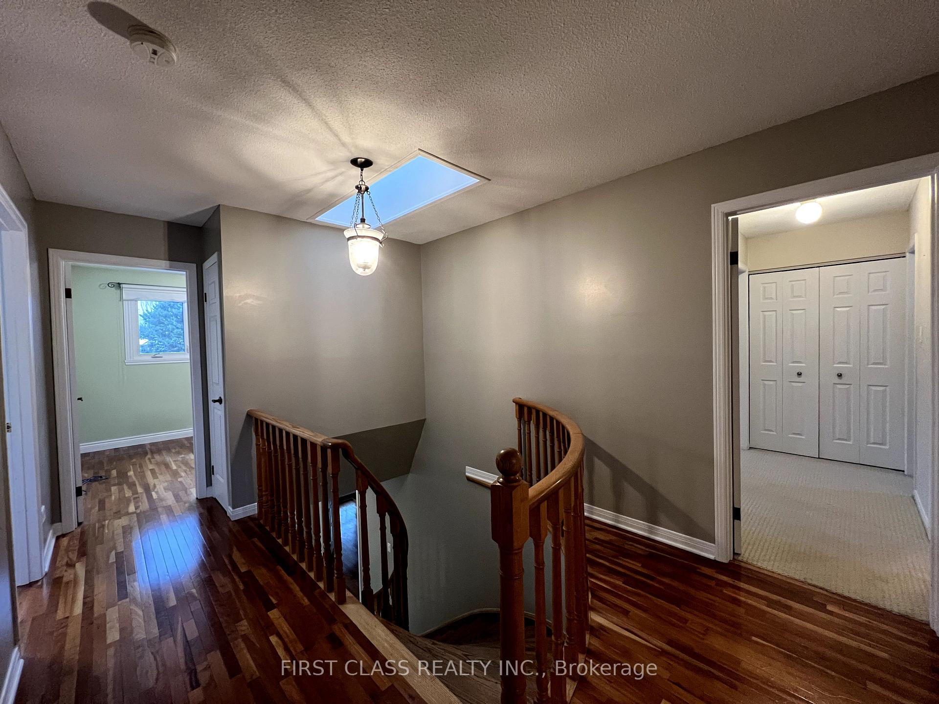 Photo 10 of 16 Whiteoak Court, Markham, Sherwood-Amberglen — HOMEH