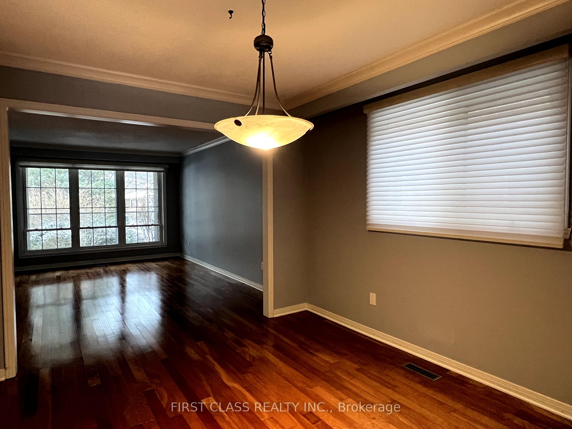 Photo 13 of 16 Whiteoak Court, Markham, Sherwood-Amberglen — HOMEH