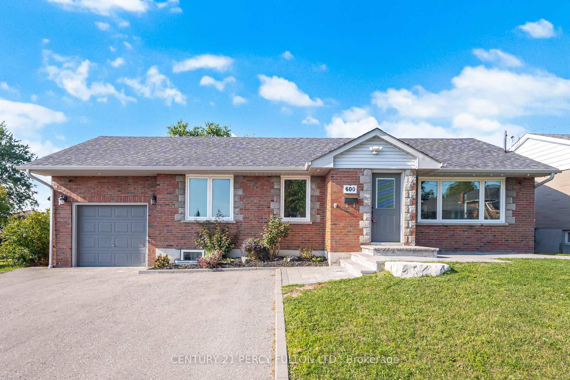 Photo 1 of 600 Ridgeway Avenue, Oshawa, McLaughlin — HOMEH
