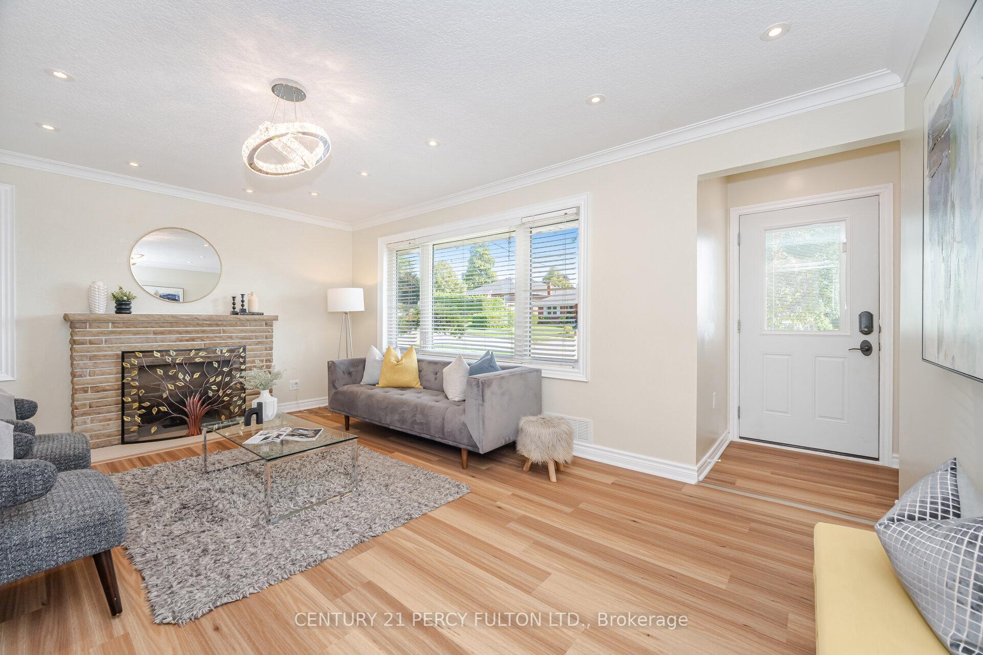 Photo 4 of 600 Ridgeway Avenue, Oshawa, McLaughlin — HOMEH