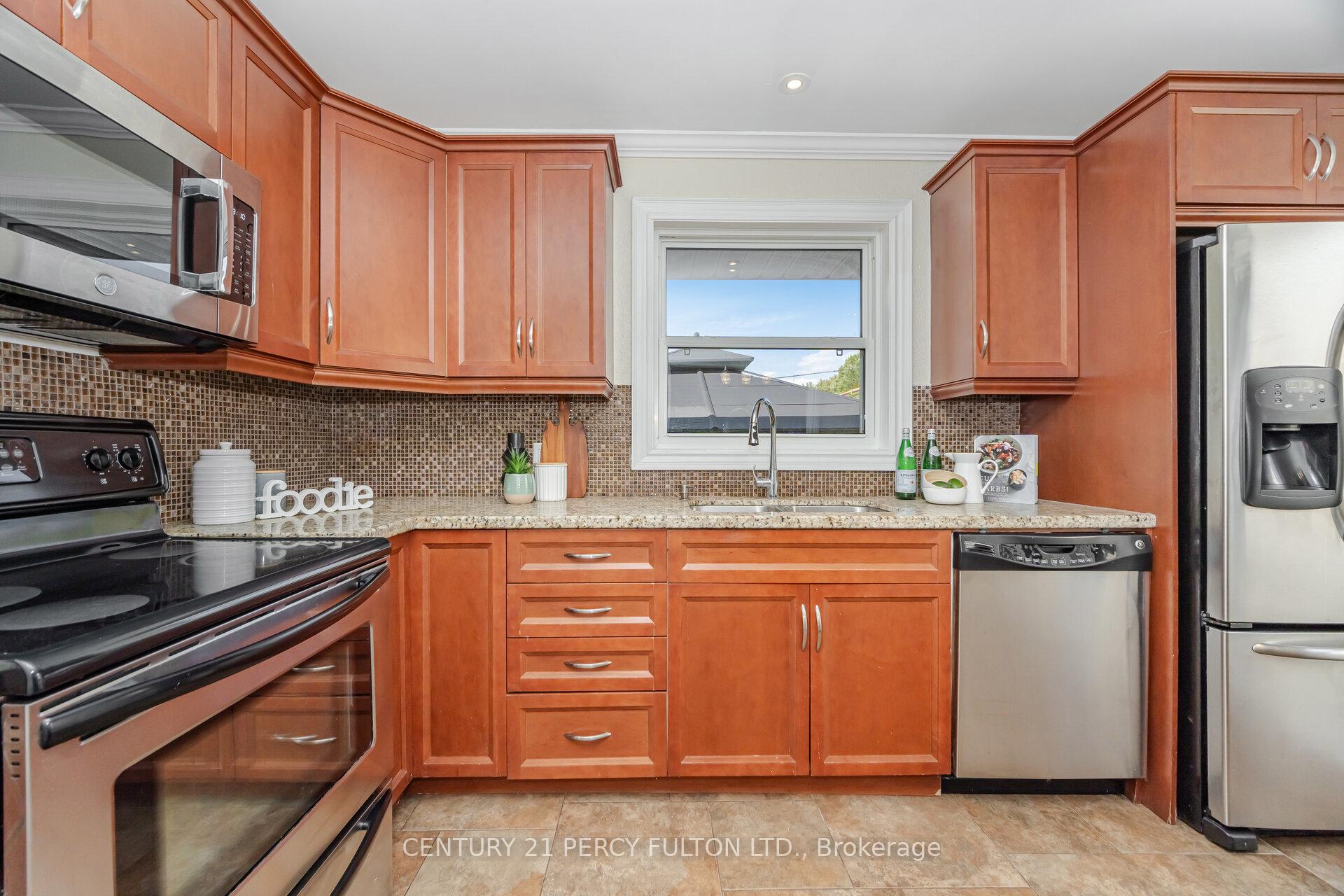 Photo 7 of 600 Ridgeway Avenue, Oshawa, McLaughlin — HOMEH