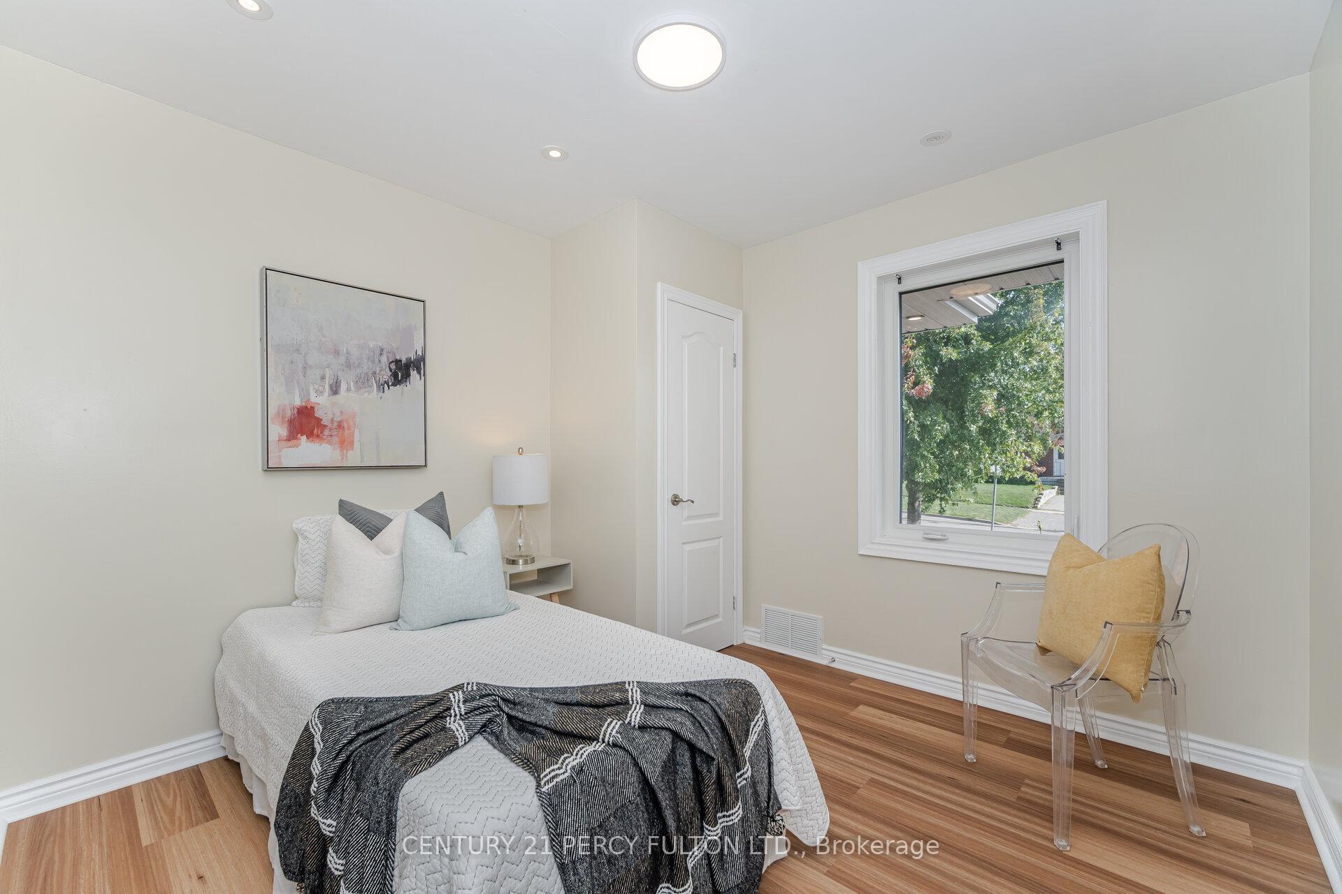 Photo 15 of 600 Ridgeway Avenue, Oshawa, McLaughlin — HOMEH