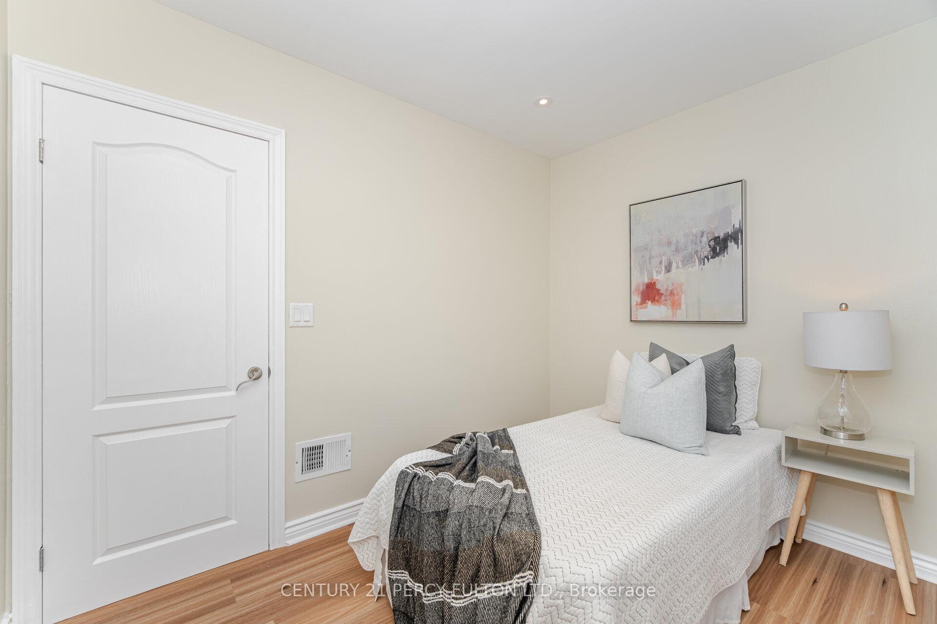 Photo 16 of 600 Ridgeway Avenue, Oshawa, McLaughlin — HOMEH