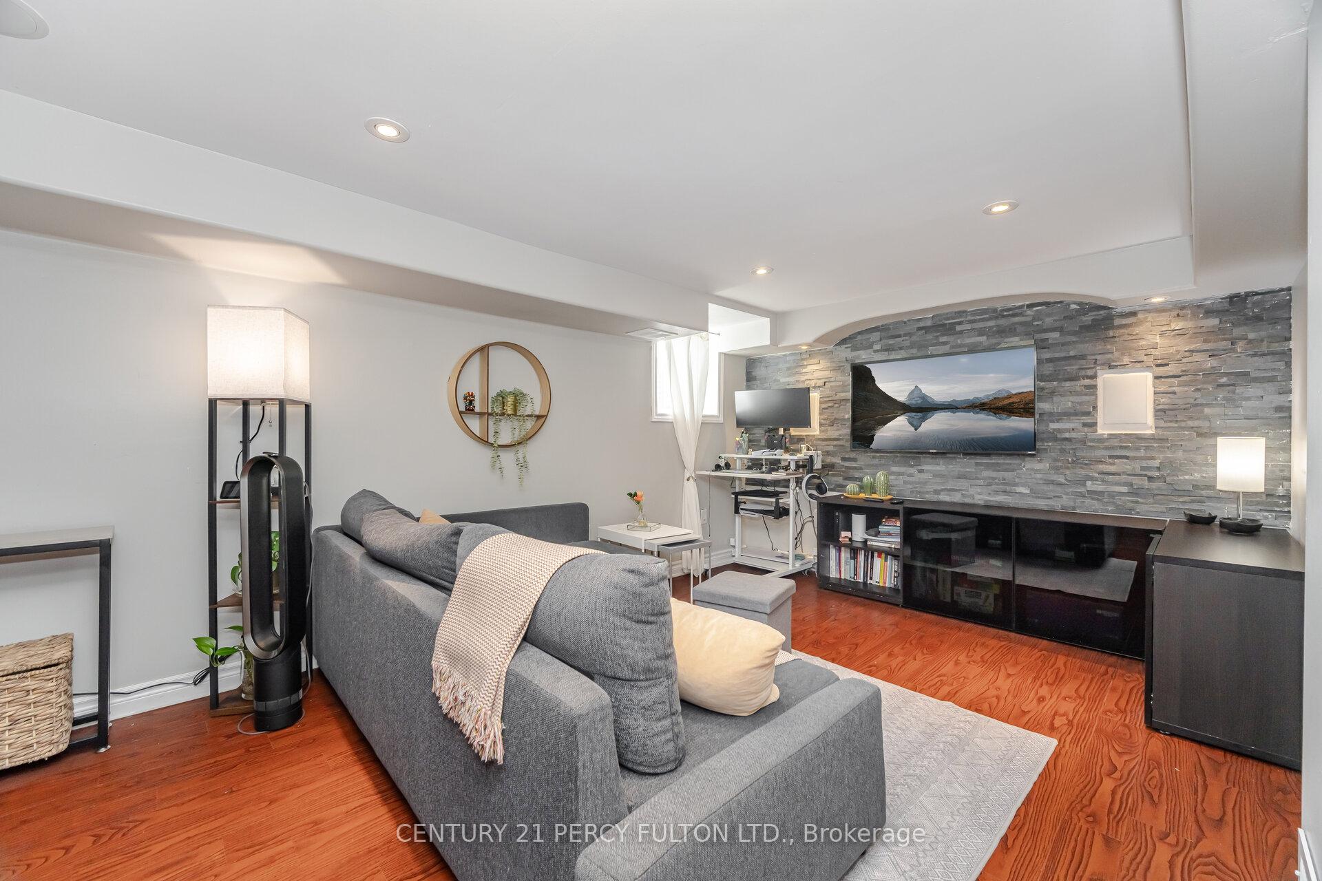 Photo 23 of 600 Ridgeway Avenue, Oshawa, McLaughlin — HOMEH