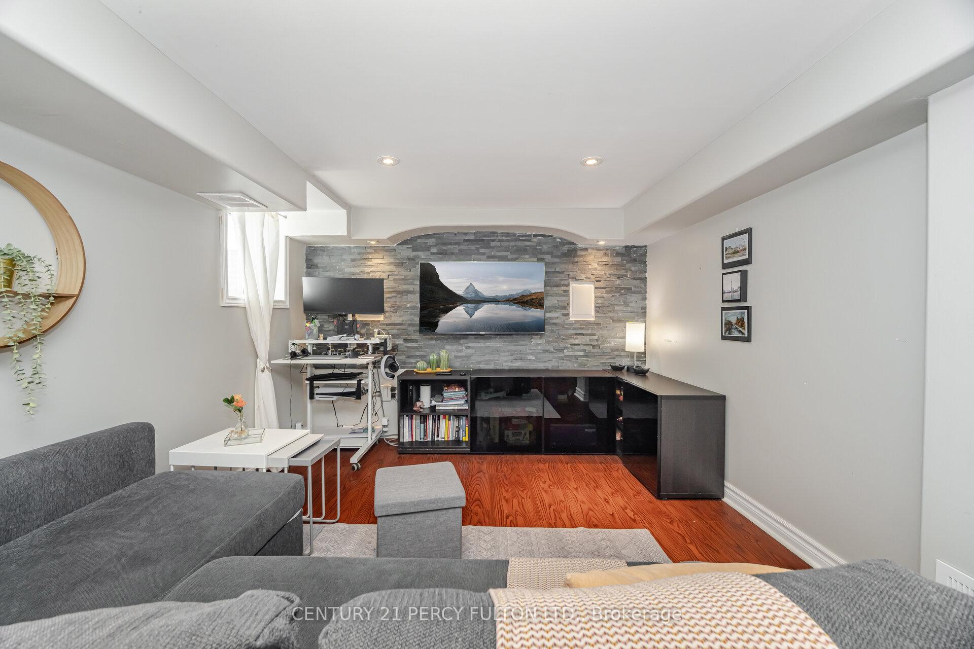 Photo 24 of 600 Ridgeway Avenue, Oshawa, McLaughlin — HOMEH
