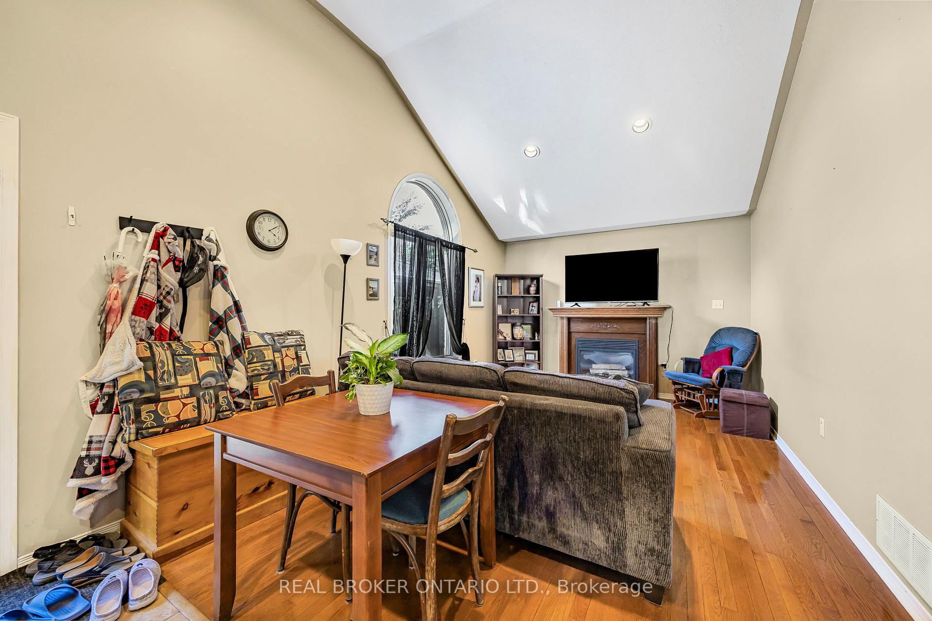 Photo 13 of 3160 Emperor Drive, Orillia — HOMEH