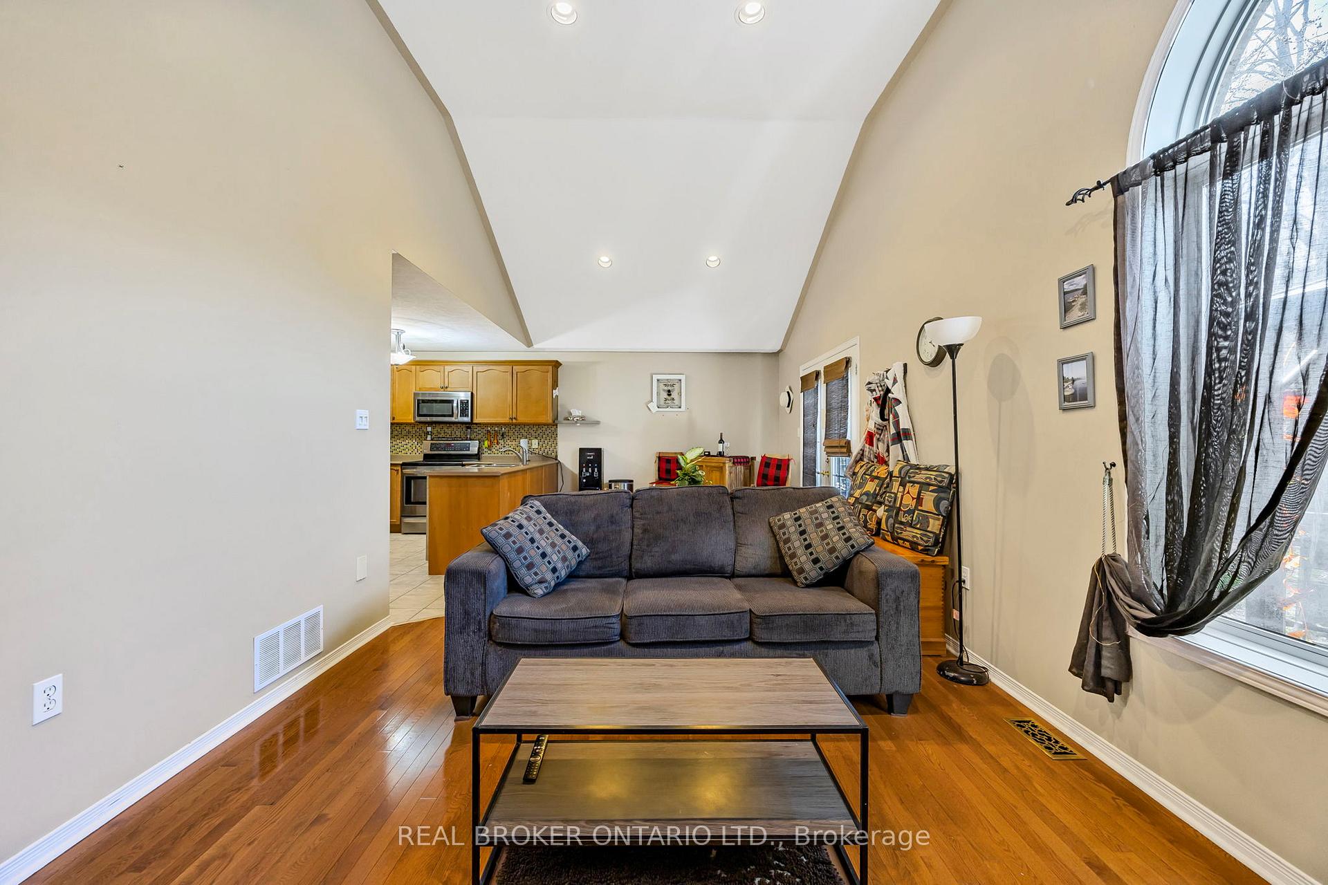 Photo 15 of 3160 Emperor Drive, Orillia — HOMEH