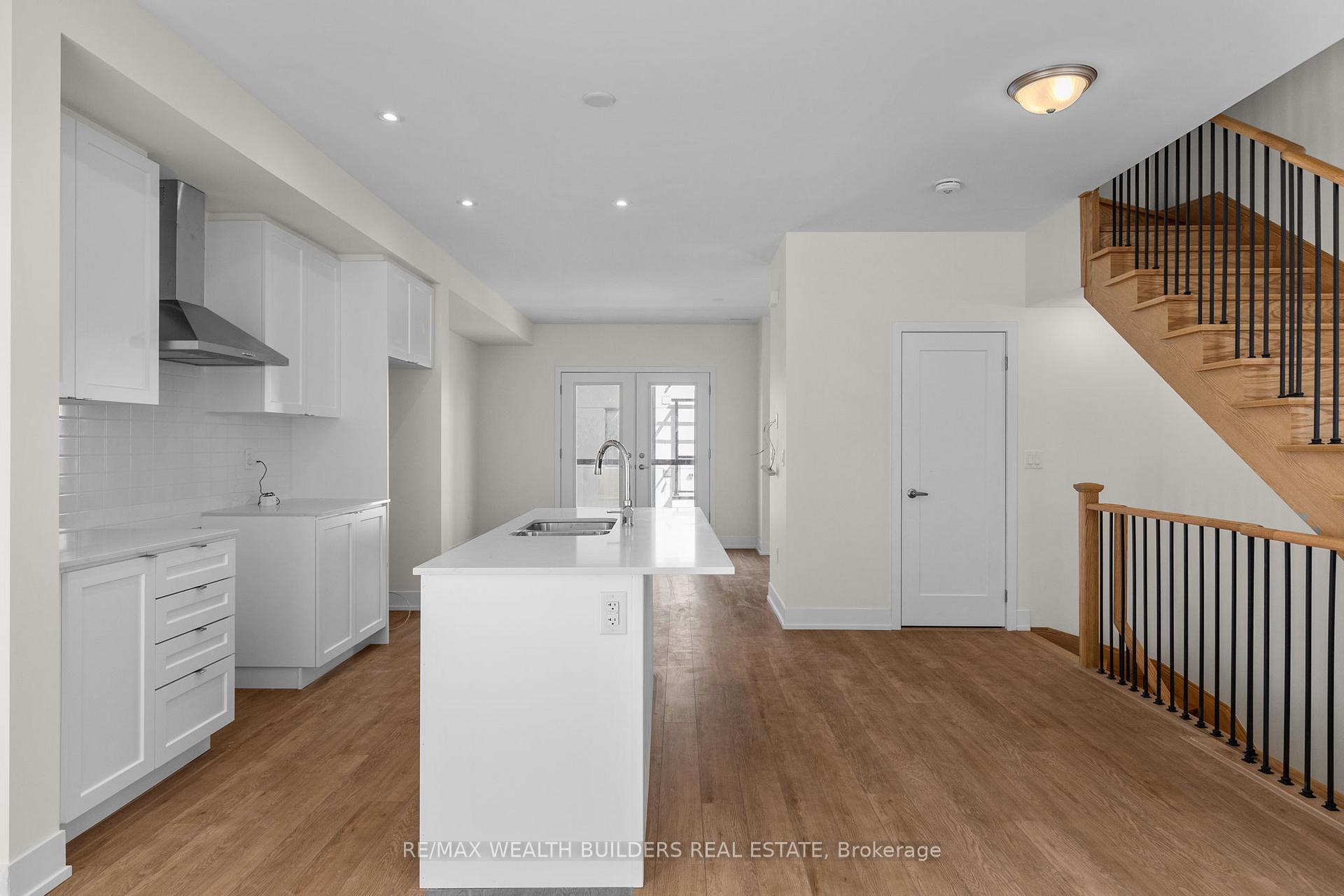 Photo 20 of 8 Mariners Pier Way, Orillia — HOMEH
