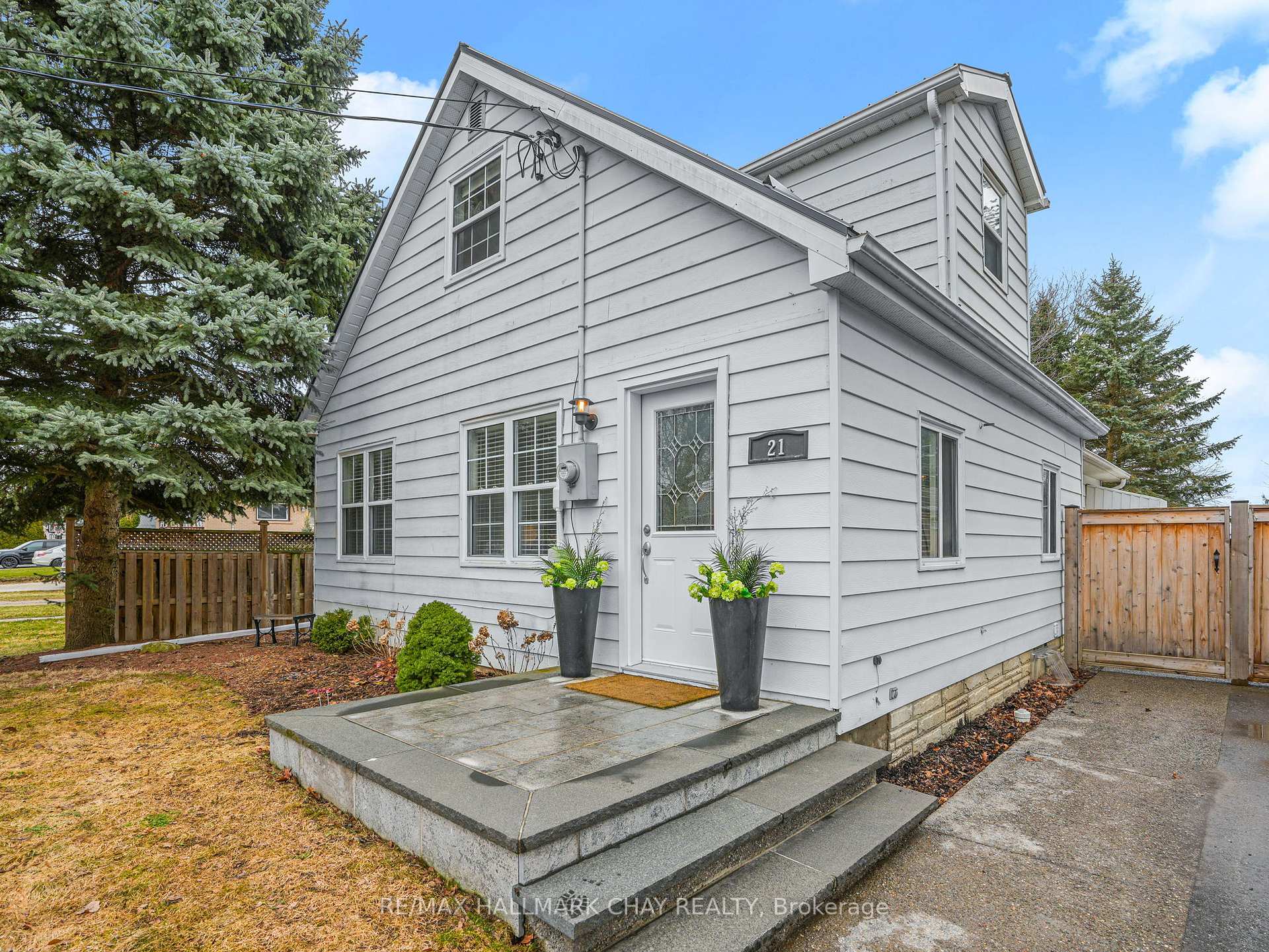 Photo 4 of 21 Tupper Street E, New Tecumseth, Alliston — HOMEH