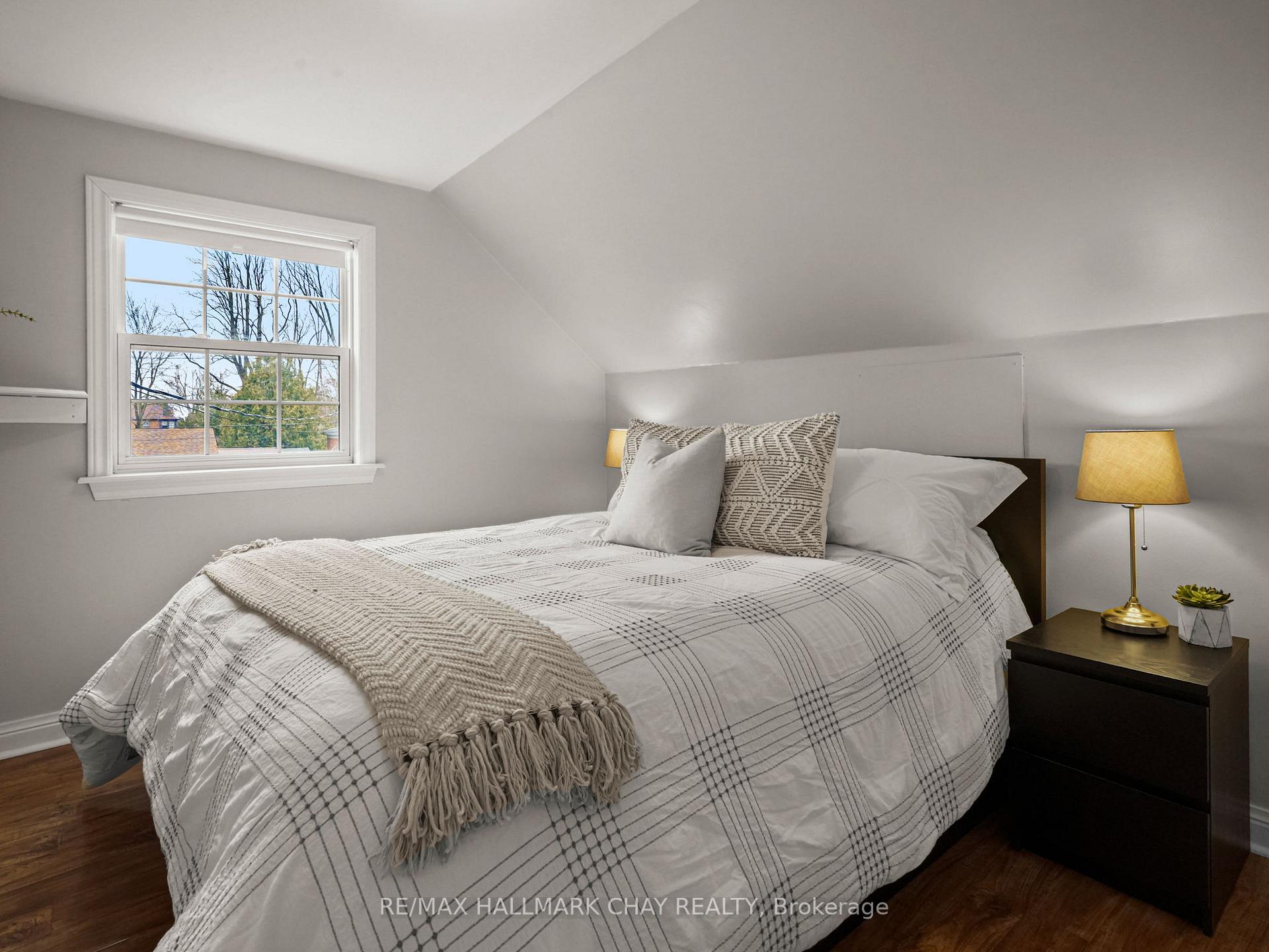 Photo 22 of 21 Tupper Street E, New Tecumseth, Alliston — HOMEH