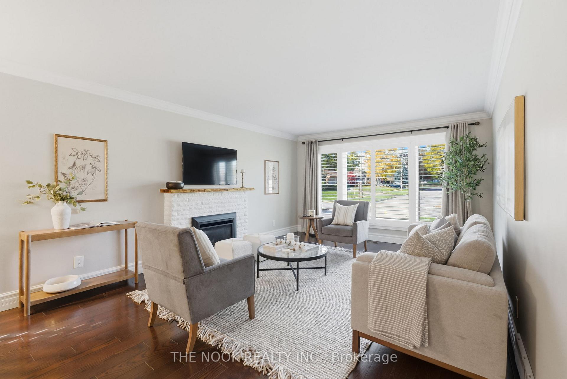 Photo 5 of 459 Cunningham Avenue, Oshawa, McLaughlin — HOMEH