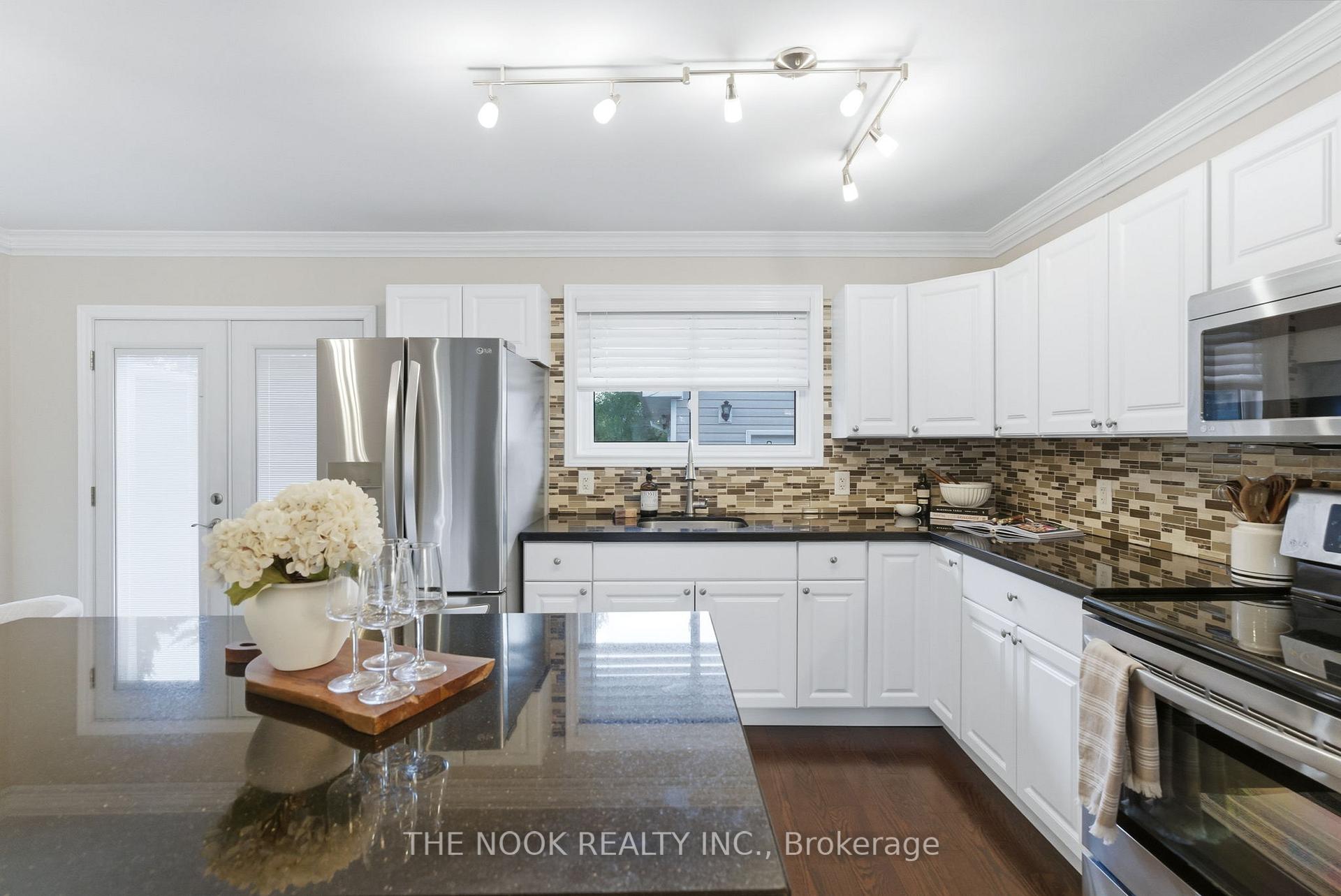 Photo 10 of 459 Cunningham Avenue, Oshawa, McLaughlin — HOMEH