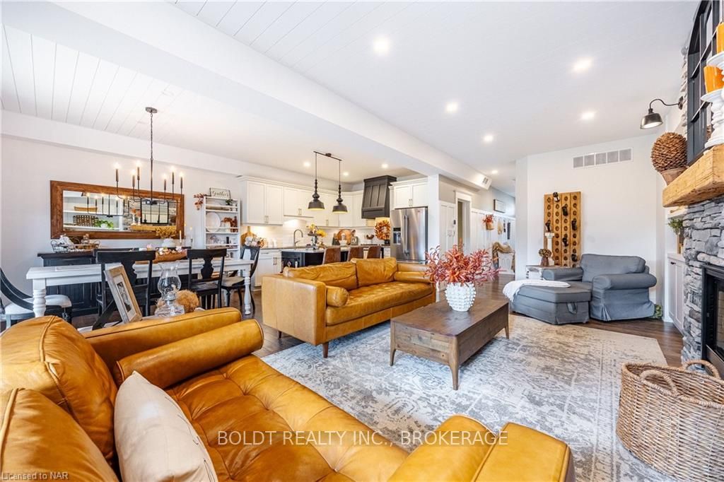 Photo 10 of 80 Willson, Pelham, Fonthill — HOMEH