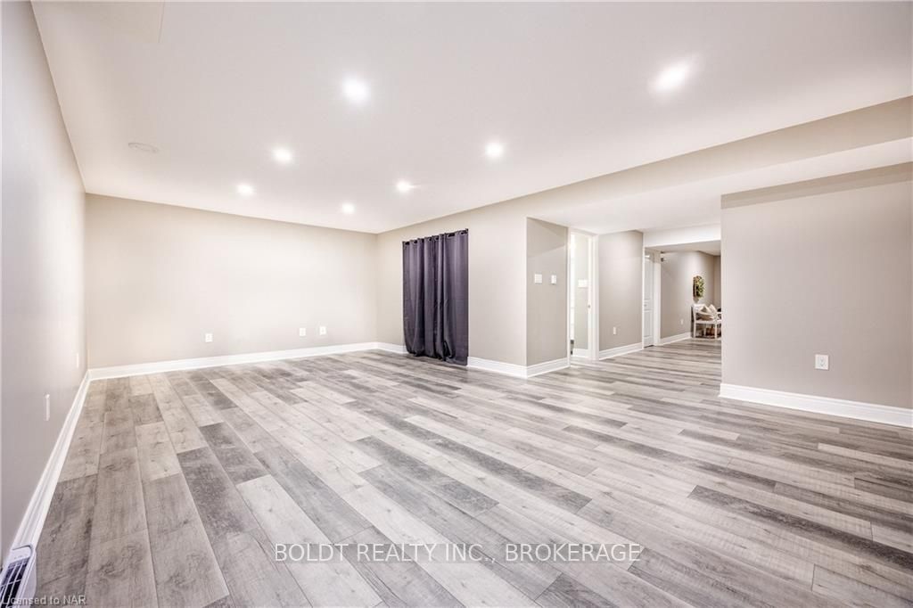 Photo 28 of 80 Willson, Pelham, Fonthill — HOMEH