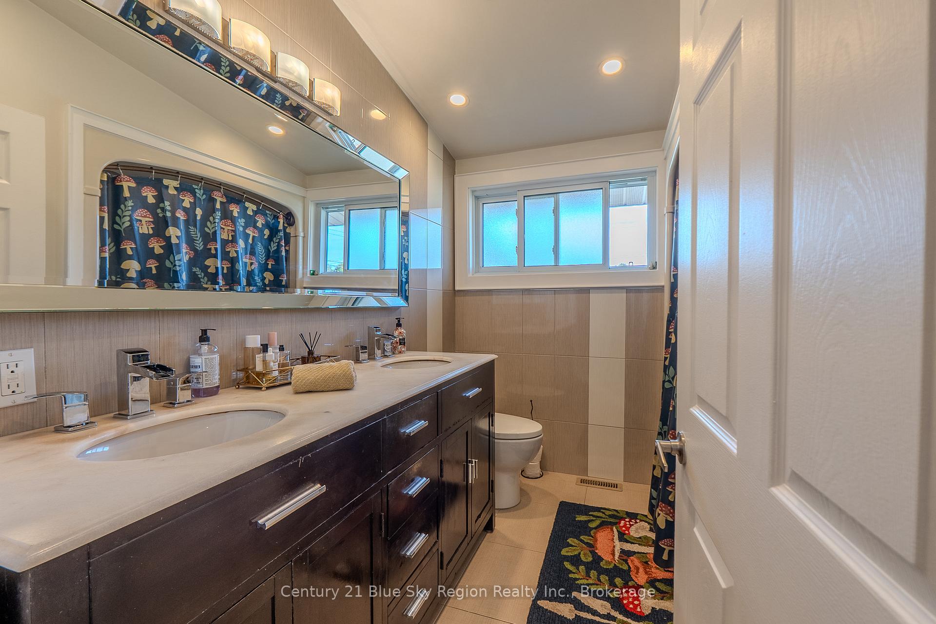 Photo 18 of 297 Leonard Street, North Bay, College Heights — HOMEH