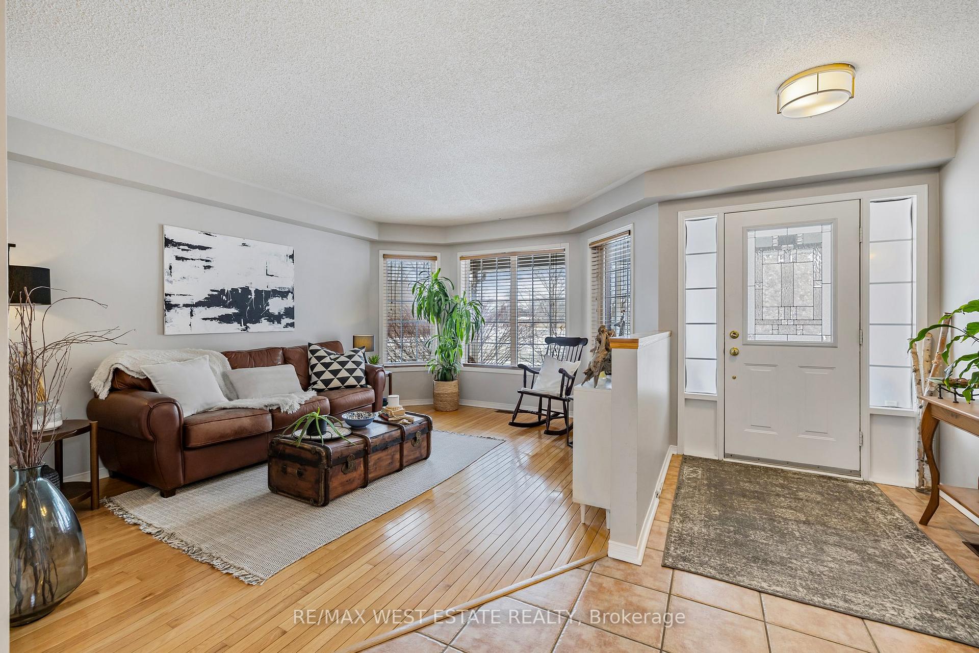 Photo 5 of 1 Wright Street, New Tecumseth, Beeton — HOMEH