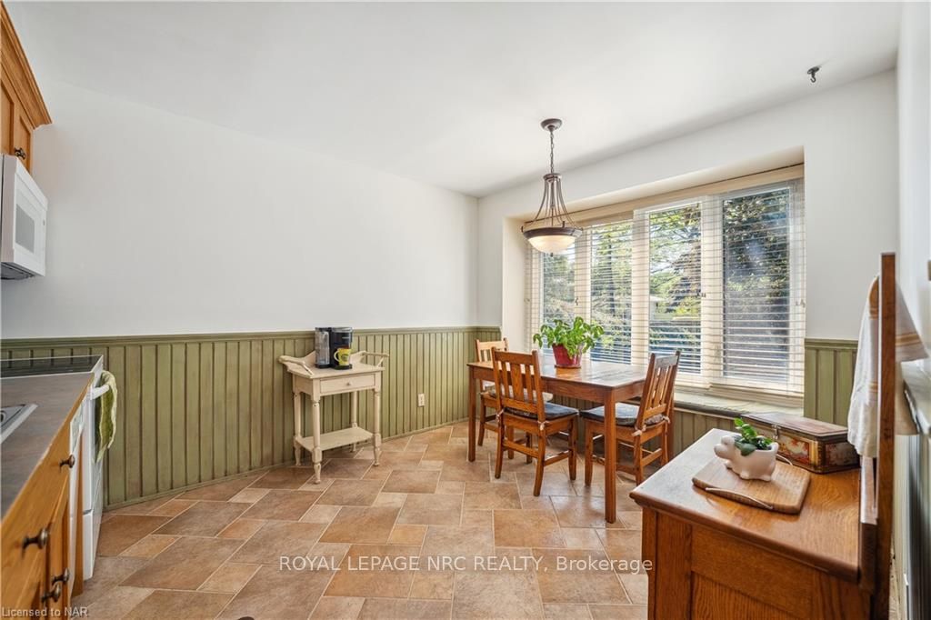Photo 3 of 4 Fallingbrook Drive, Pelham, Fonthill — HOMEH