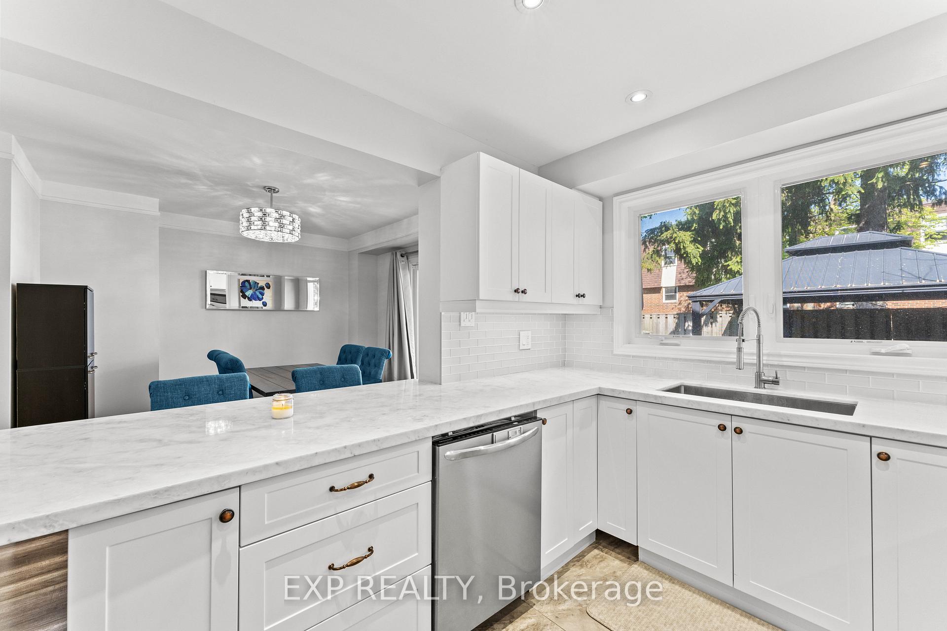 Photo 8 of 380 Woodlawn Crescent, Milton, Bronte Meadows — HOMEH