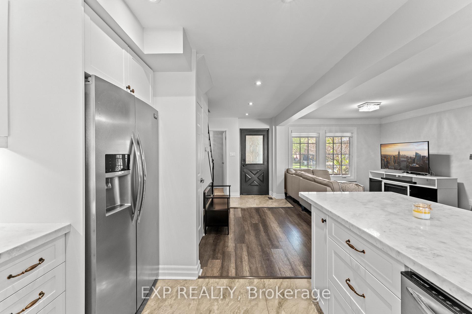 Photo 12 of 380 Woodlawn Crescent, Milton, Bronte Meadows — HOMEH