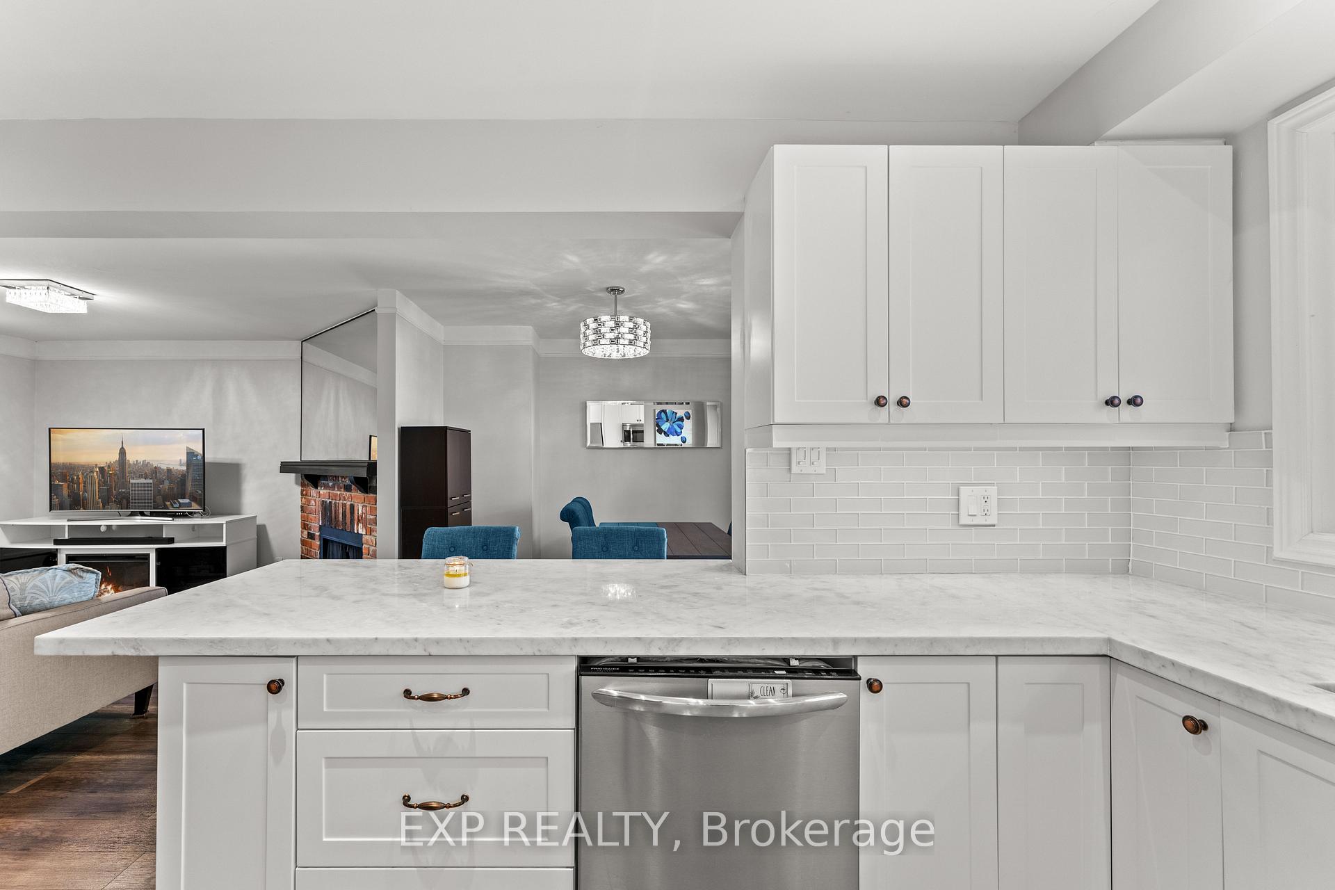 Photo 13 of 380 Woodlawn Crescent, Milton, Bronte Meadows — HOMEH