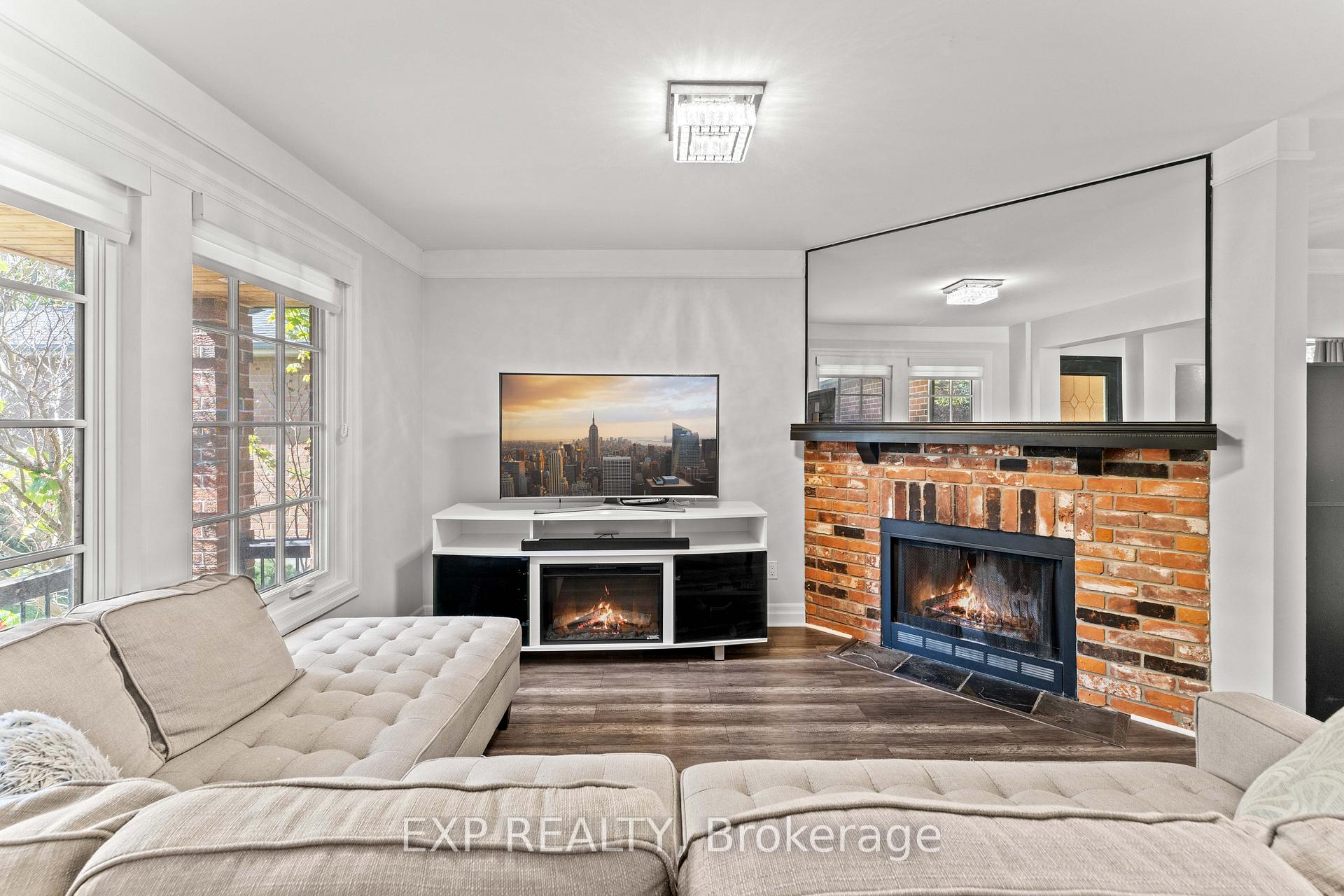 Photo 14 of 380 Woodlawn Crescent, Milton, Bronte Meadows — HOMEH