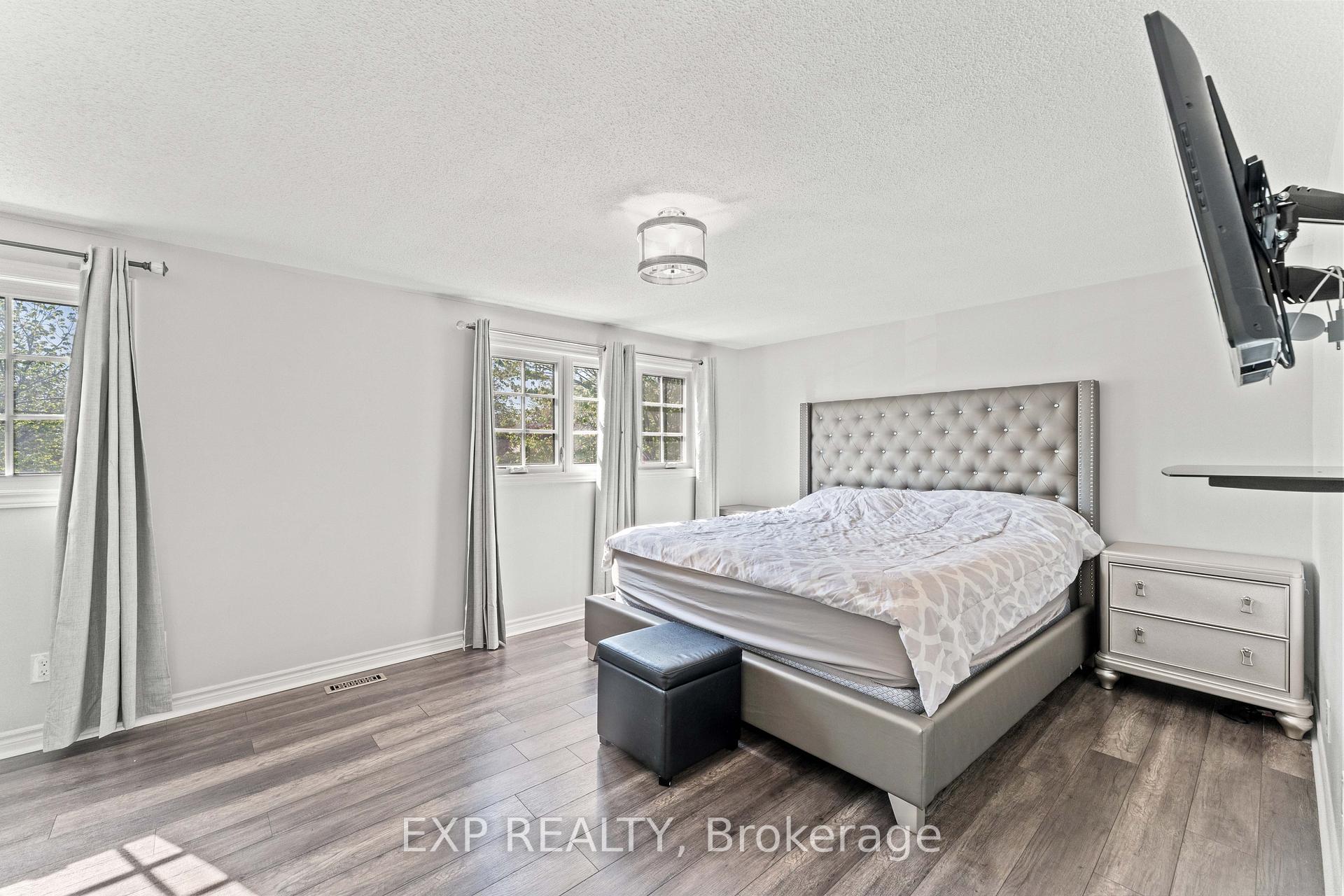 Photo 23 of 380 Woodlawn Crescent, Milton, Bronte Meadows — HOMEH