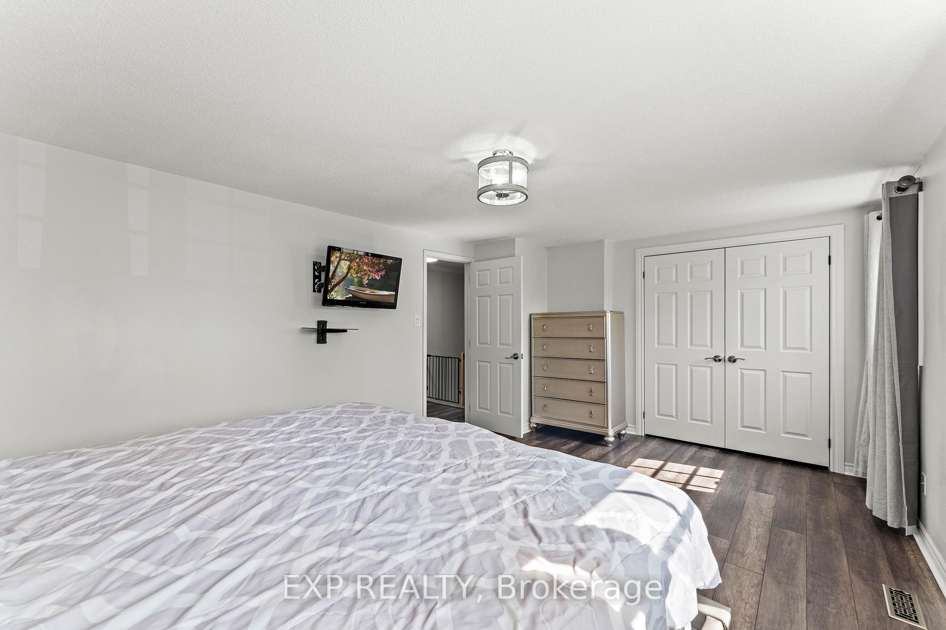 Photo 24 of 380 Woodlawn Crescent, Milton, Bronte Meadows — HOMEH