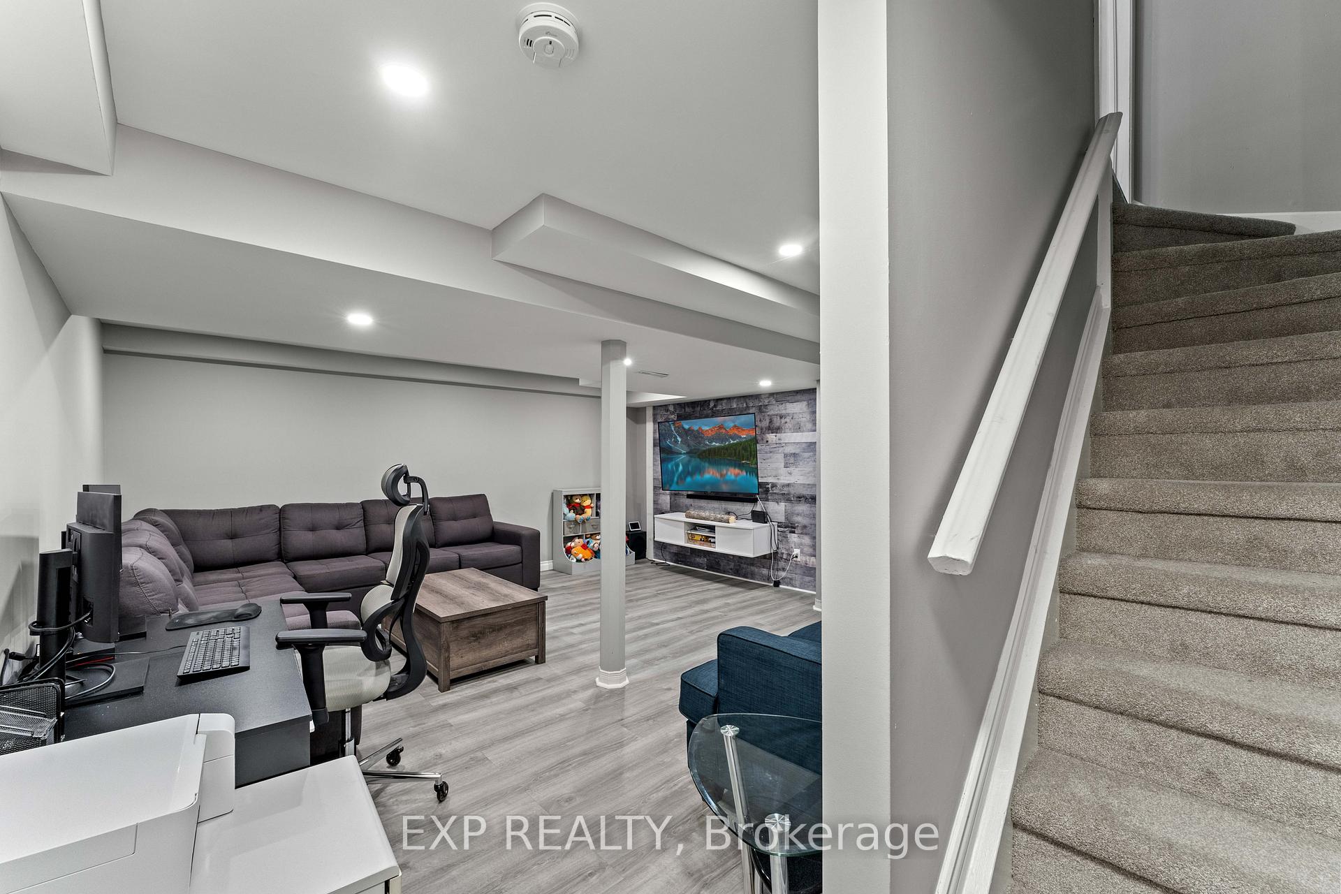 Photo 34 of 380 Woodlawn Crescent, Milton, Bronte Meadows — HOMEH