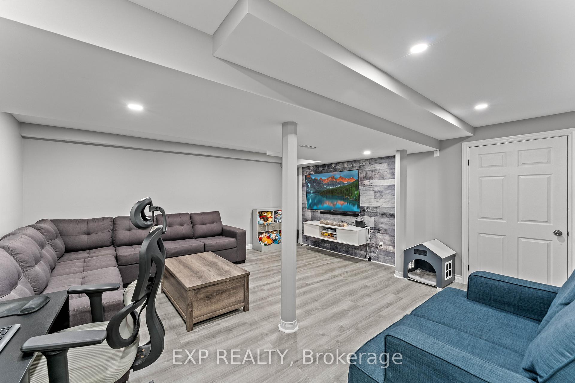 Photo 35 of 380 Woodlawn Crescent, Milton, Bronte Meadows — HOMEH