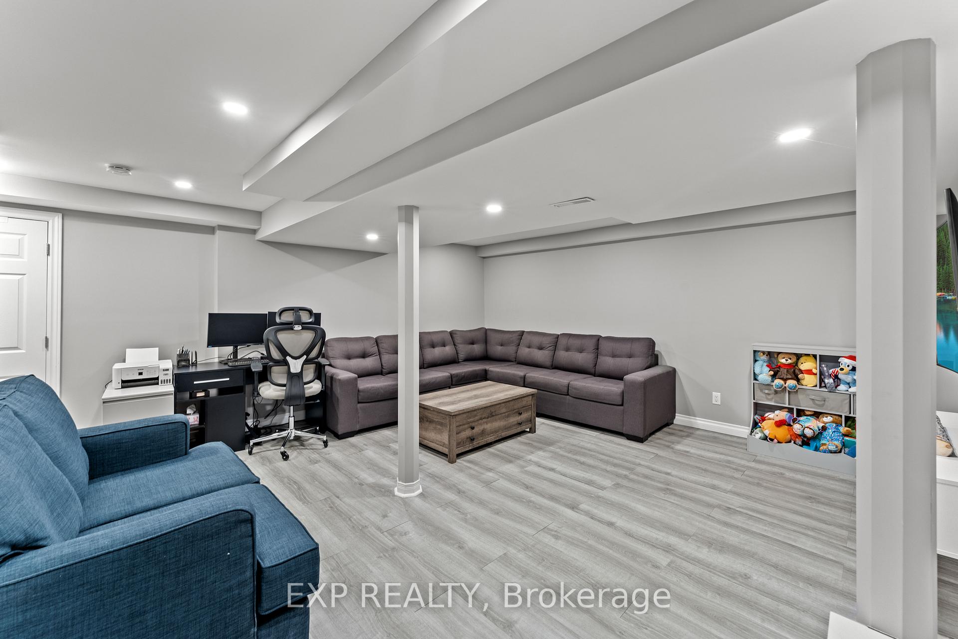 Photo 37 of 380 Woodlawn Crescent, Milton, Bronte Meadows — HOMEH