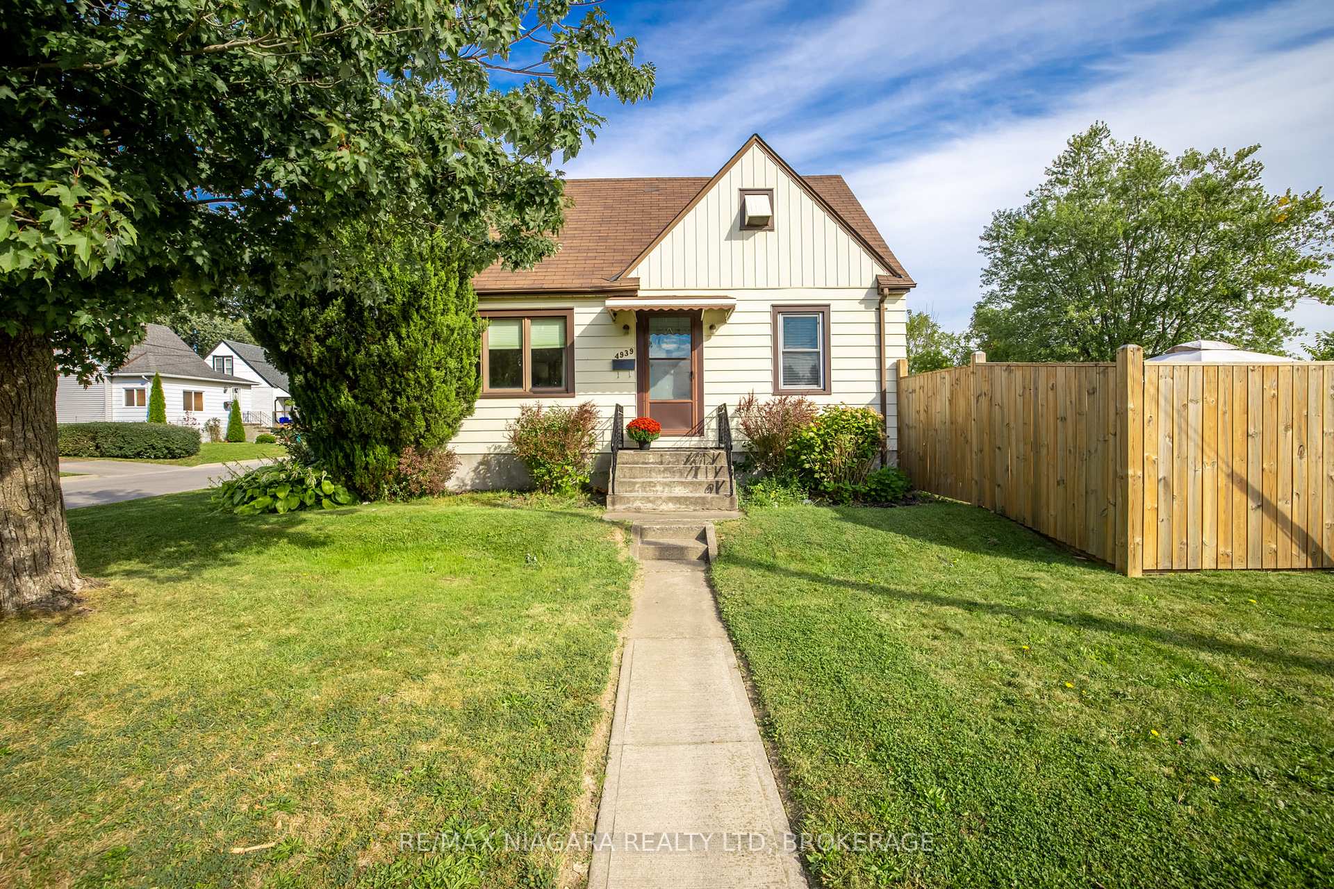 Front of 4939 Hamilton Street