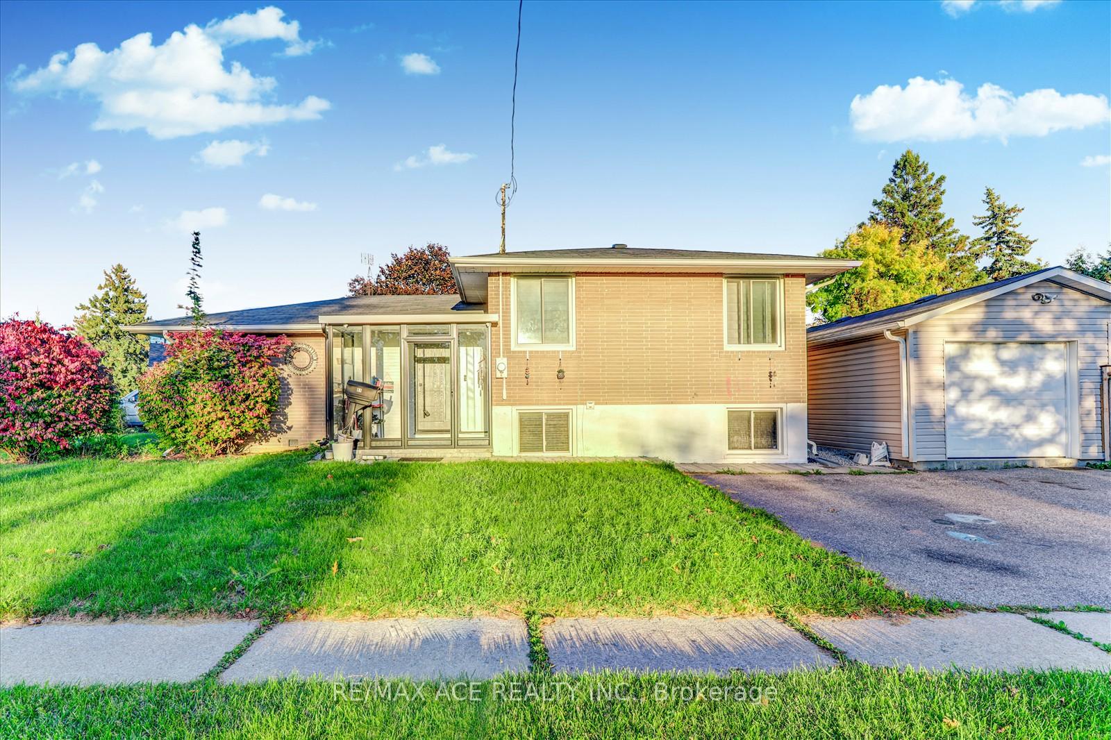 Photo 1 of 81 Grassmere Avenue, Oshawa, Lakeview — HOMEH