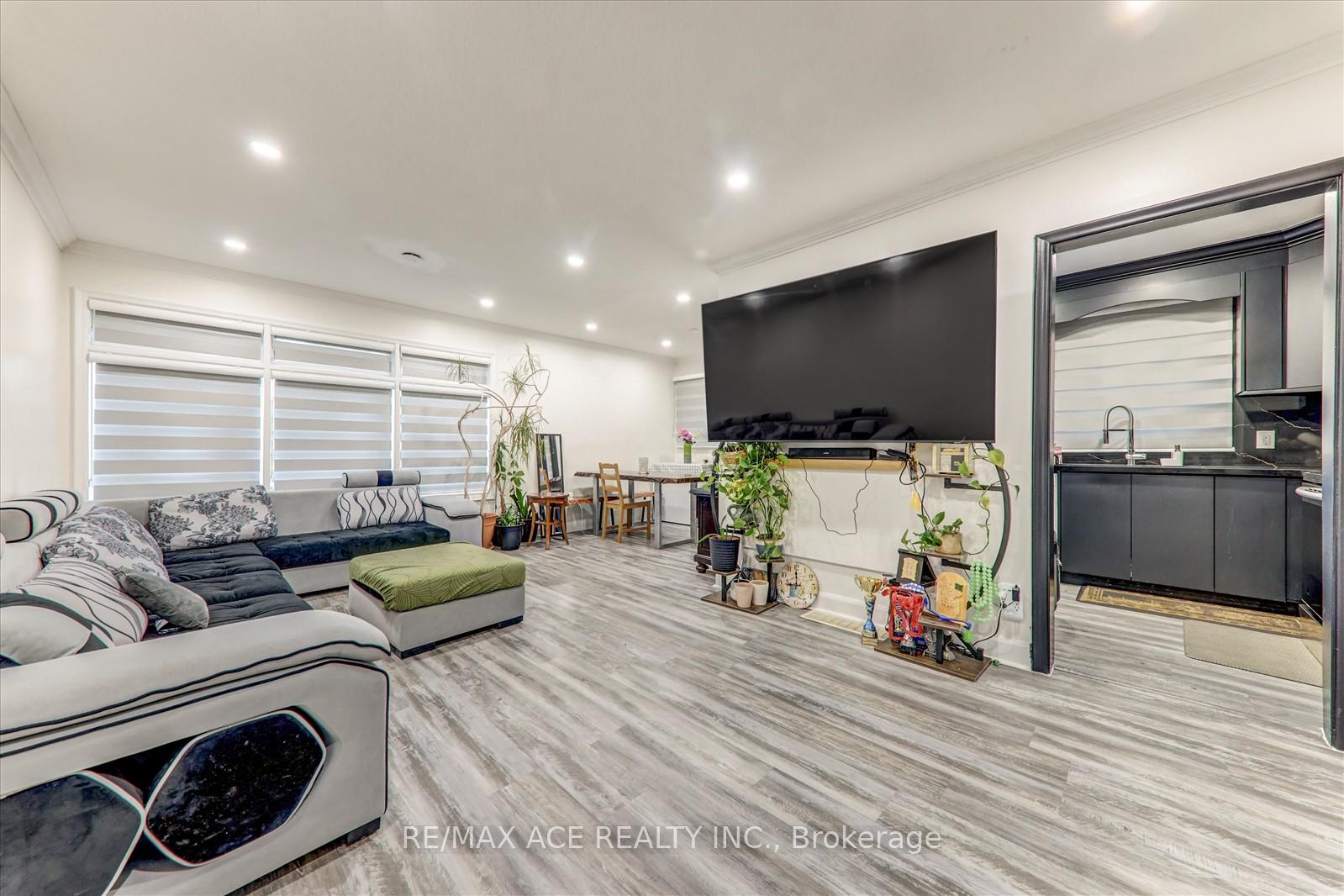 Photo 9 of 81 Grassmere Avenue, Oshawa, Lakeview — HOMEH