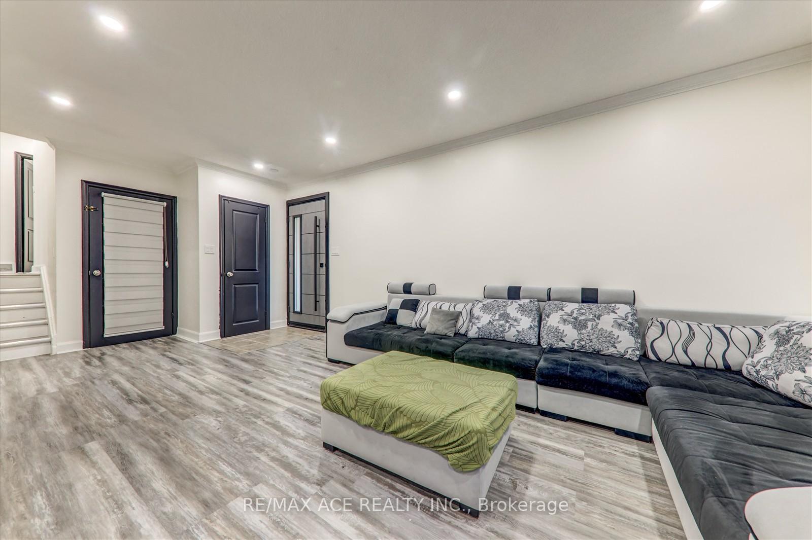 Photo 10 of 81 Grassmere Avenue, Oshawa, Lakeview — HOMEH