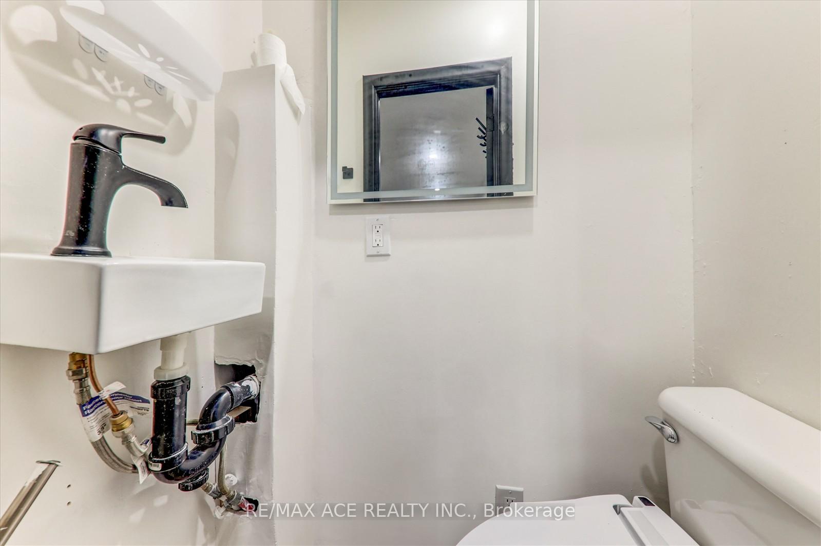Photo 16 of 81 Grassmere Avenue, Oshawa, Lakeview — HOMEH