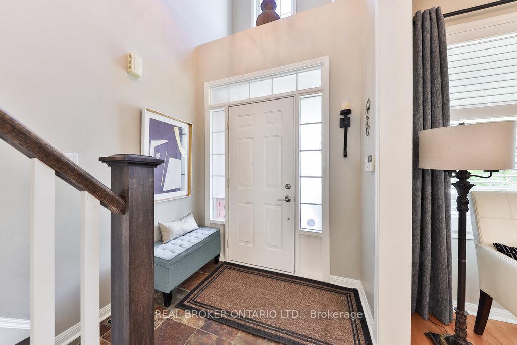 Photo 2 of 591 Caverhill Crescent, Milton, Clarke — HOMEH