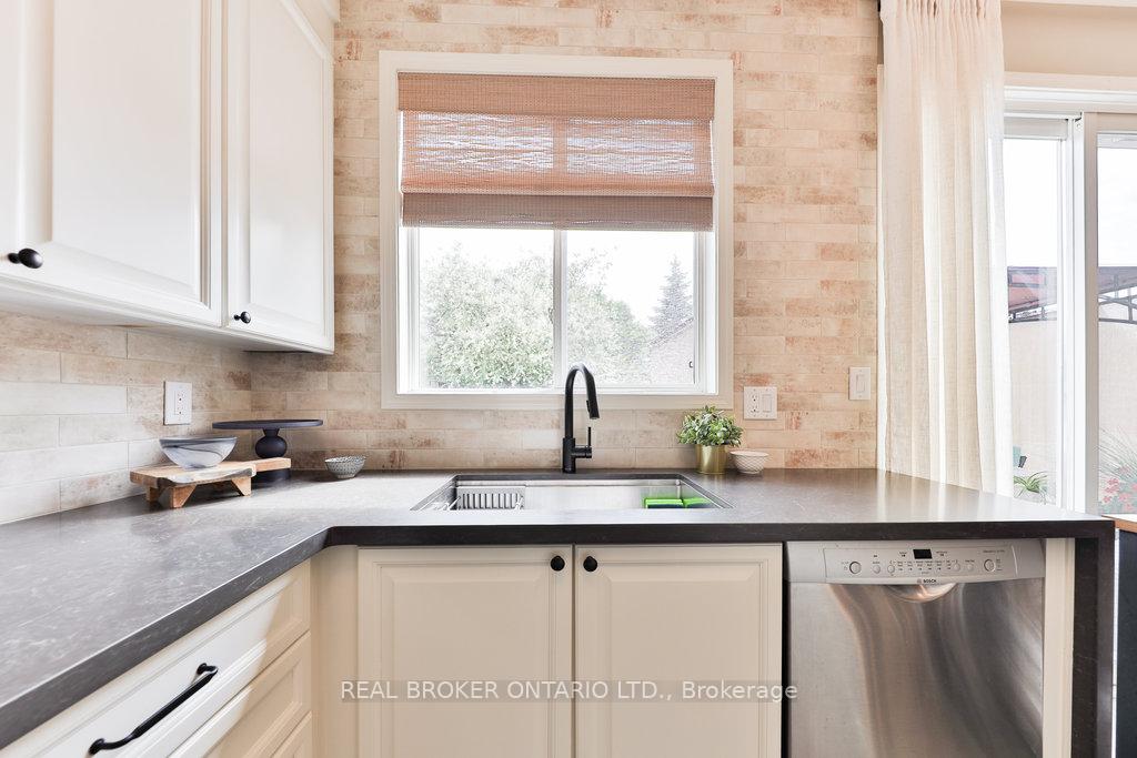 Photo 24 of 591 Caverhill Crescent, Milton, Clarke — HOMEH