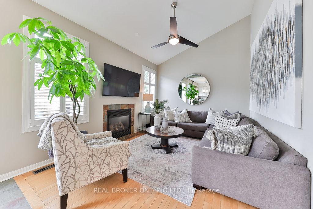 Photo 4 of 591 Caverhill Crescent, Milton, Clarke — HOMEH