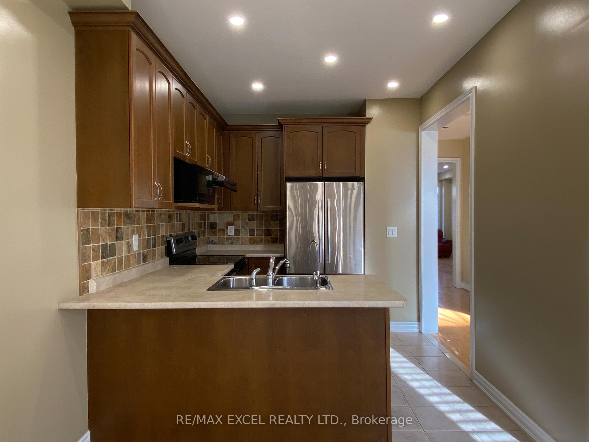 Photo 4 of 41 Florelle Drive, Markham, Wismer — HOMEH
