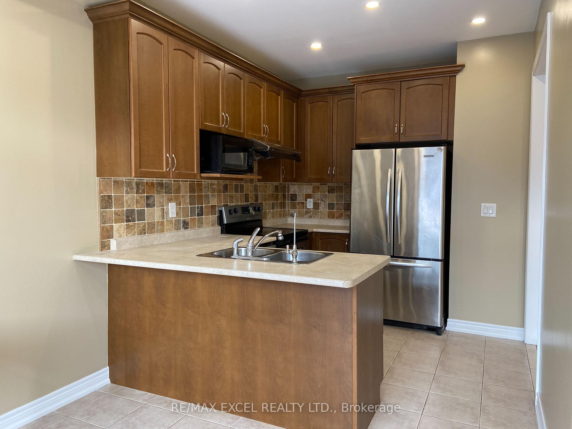 Photo 5 of 41 Florelle Drive, Markham, Wismer — HOMEH
