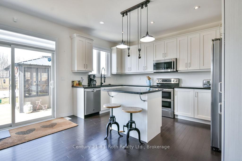 Photo 11 of 3040 Orion Boulevard, Orillia — HOMEH