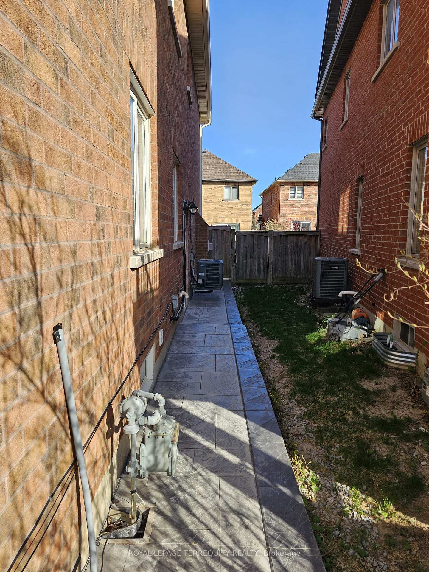 Photo 3 of Unit Basement, 148 Farrington Crossing, Milton, Scott — HOMEH